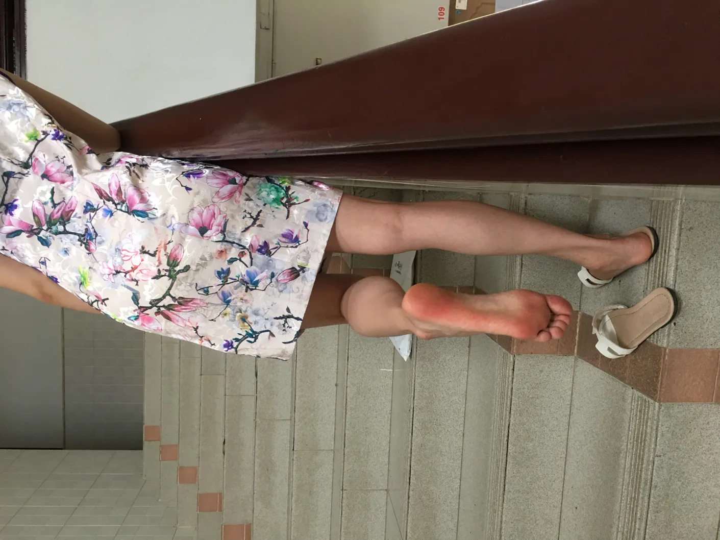 [爱美足] NO.021 男科医生小石的超嫩美足长腿网球场写真 街拍#[80P]-5