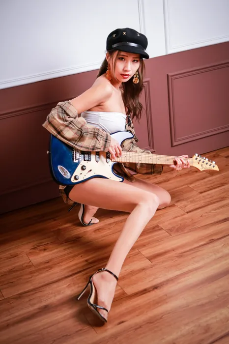 [爱美足] NO.095 長腿美模 黃韻霏 短褲 高跟美腿外拍 街拍#[79P]-4
