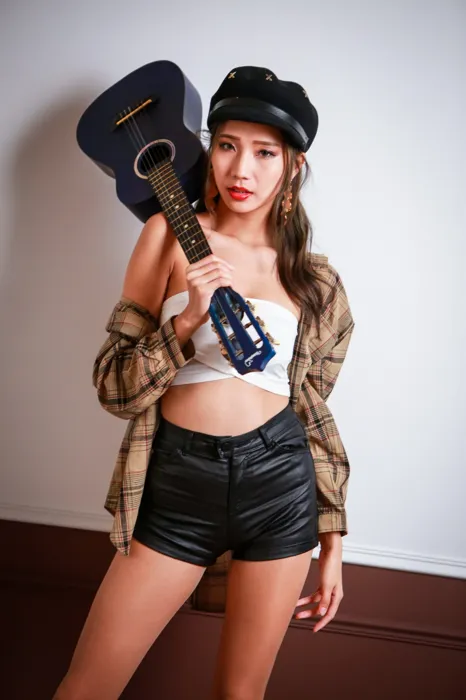 [爱美足] NO.095 長腿美模 黃韻霏 短褲 高跟美腿外拍 街拍#[79P]-7