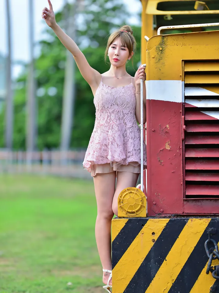 [爱美足] NO.201 陈薇羽 吊带连衣裙凉高美腿 街拍#[105P]-3