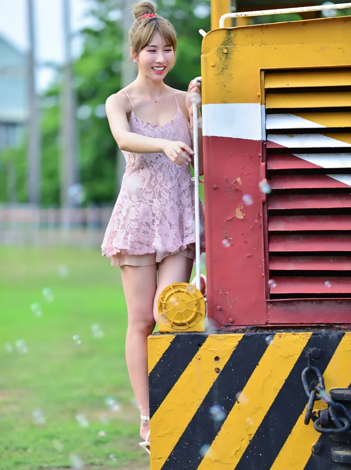 [爱美足] NO.201 陈薇羽 吊带连衣裙凉高美腿 街拍#[105P]-4