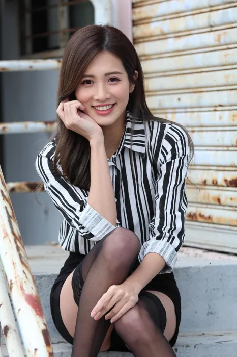 [爱美足] NO.025 长腿美模 张筱 性感黑丝外拍 街拍#[93P]-2