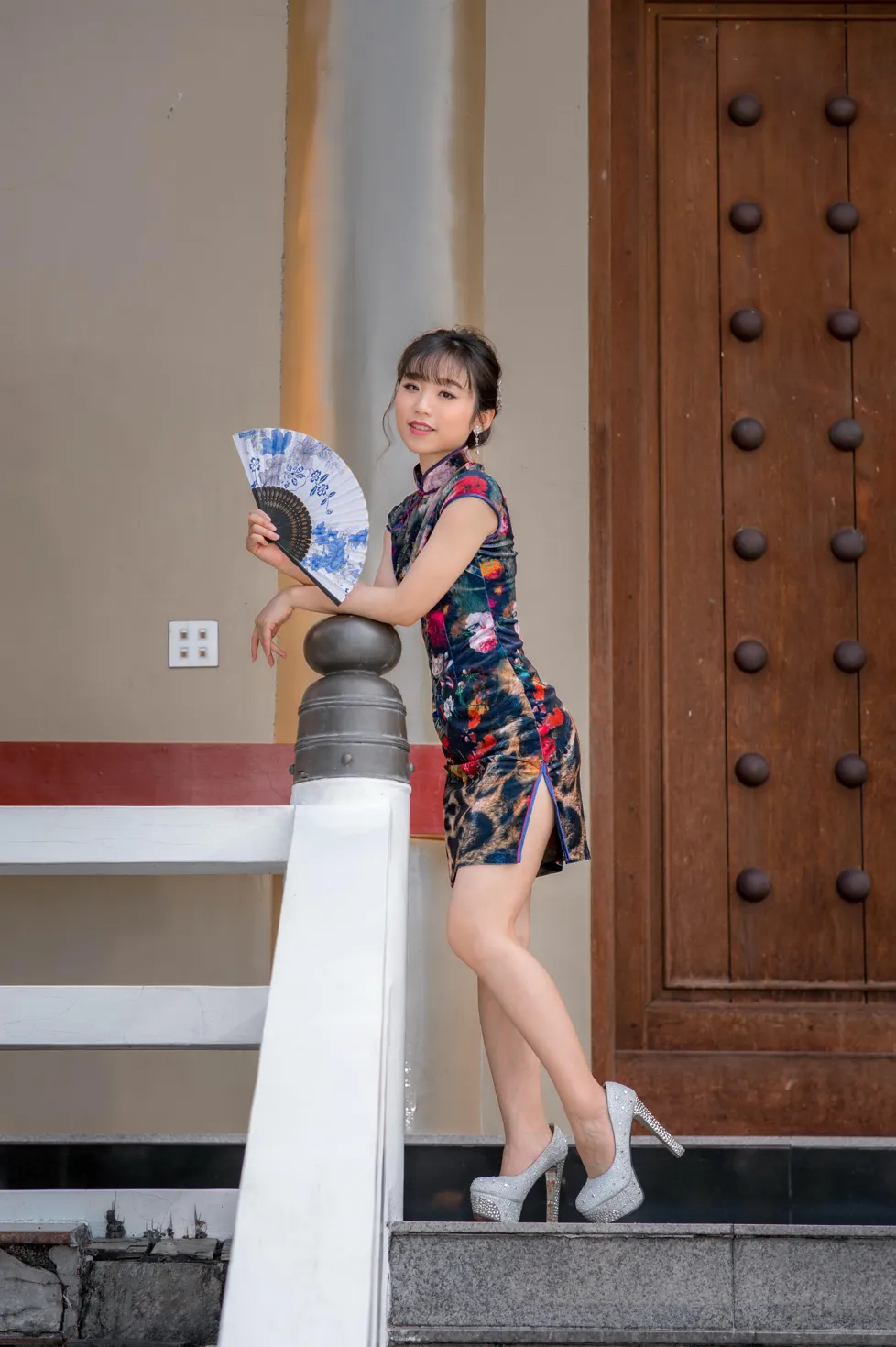 [爱美足] NO.194 余宸 短旗袍高跟美腿 街拍#[105P]-1