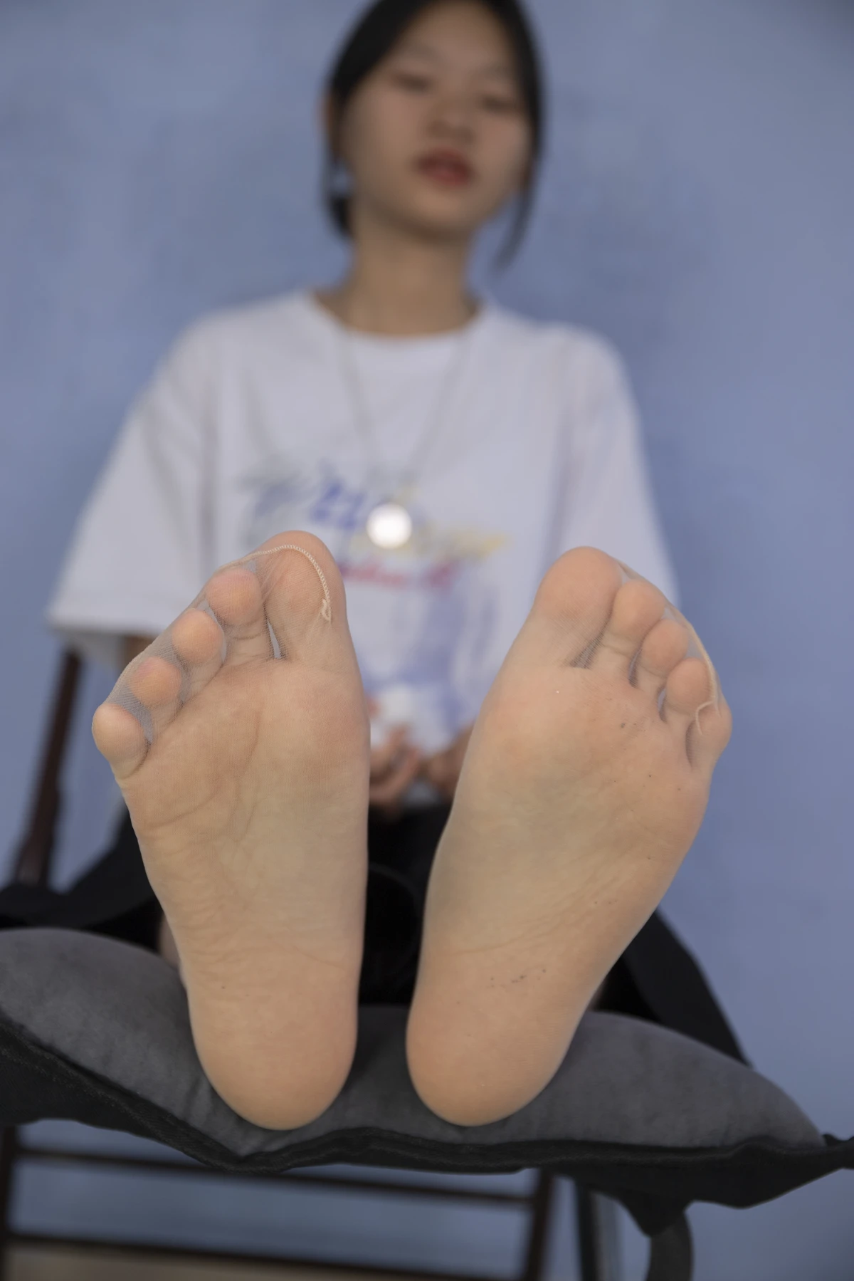 [爱美足] NO.012 琪琪性感肉丝诱惑，脚趾在丝袜的包裹下扭动 南国足艺#[108P]-7