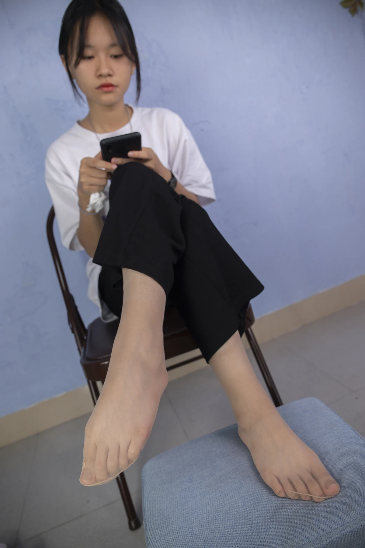 [爱美足] NO.012 琪琪性感肉丝诱惑，脚趾在丝袜的包裹下扭动 南国足艺#[108P]-7