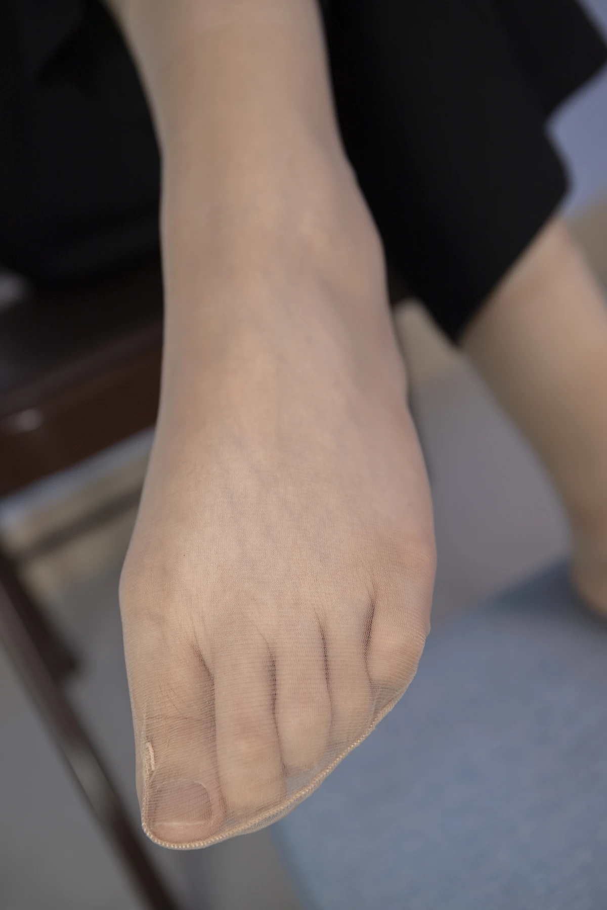 [爱美足] NO.012 琪琪性感肉丝诱惑，脚趾在丝袜的包裹下扭动 南国足艺#[108P]-9
