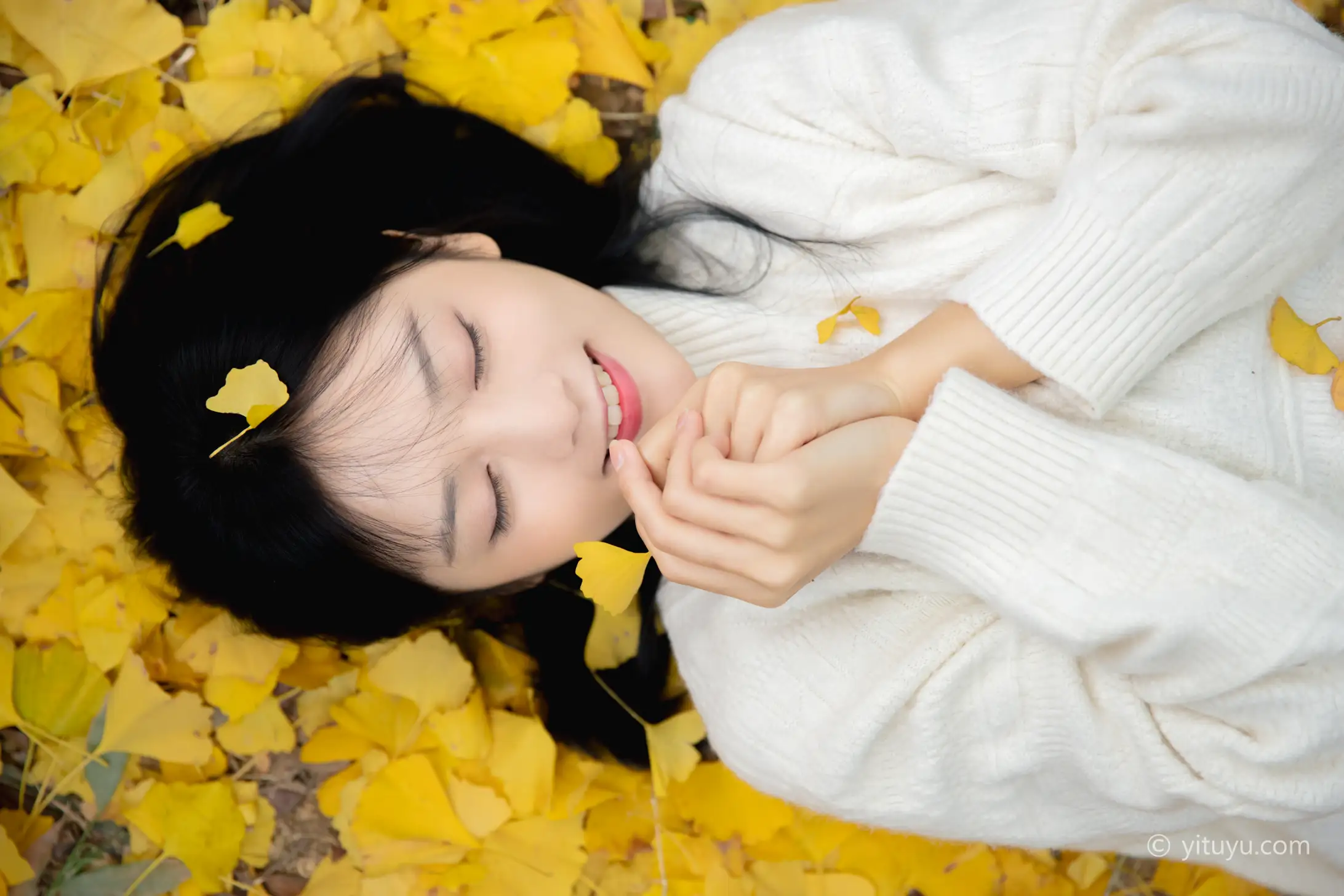 [艺图语] 2021.08.14 Vol.131 – 银杏之恋 雨文#[39P]-4