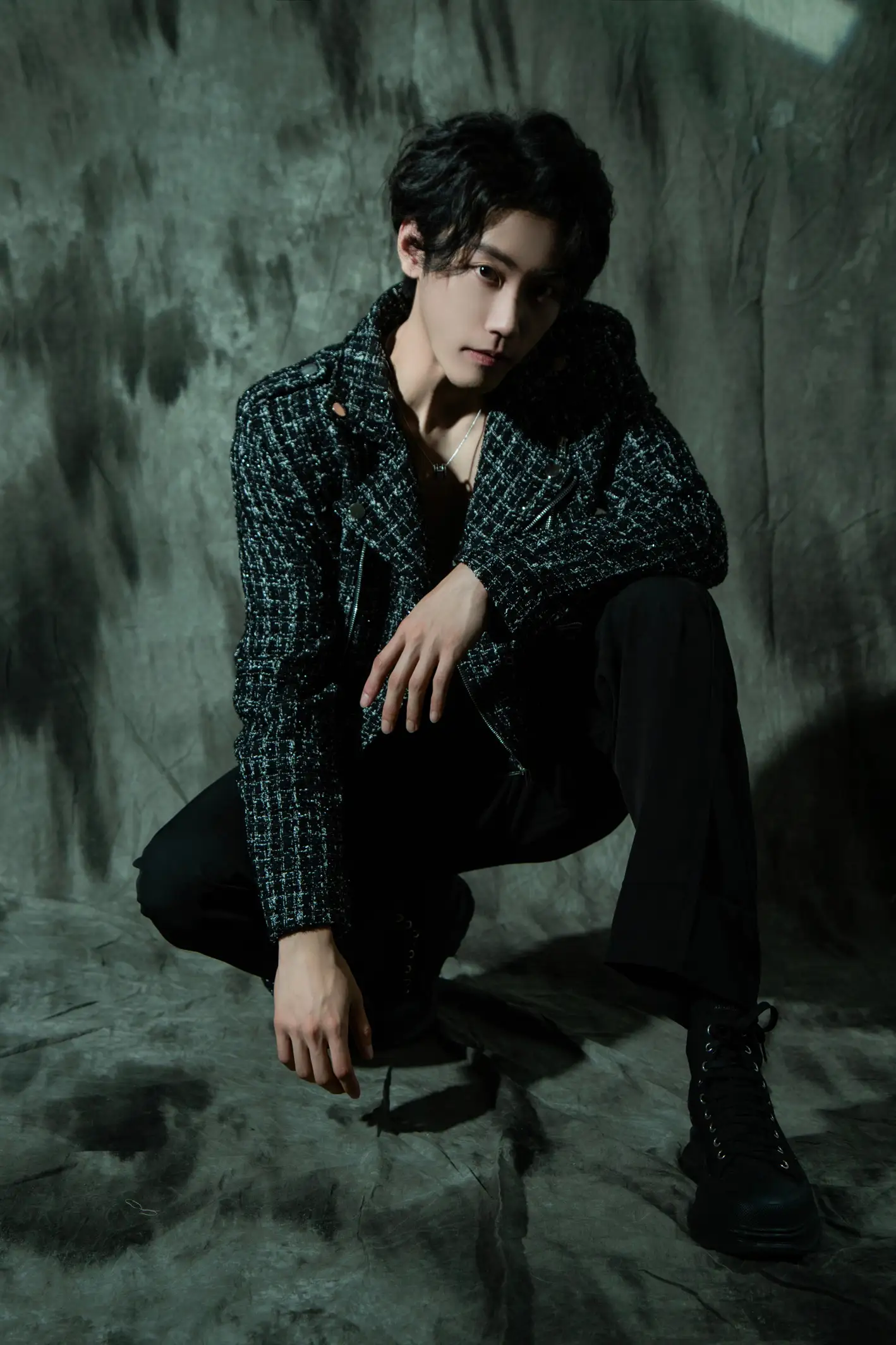 [艺图语] 2022.08.03 Vol.1613 – 光影与男孩 温柔的朱朱#[30P]-5