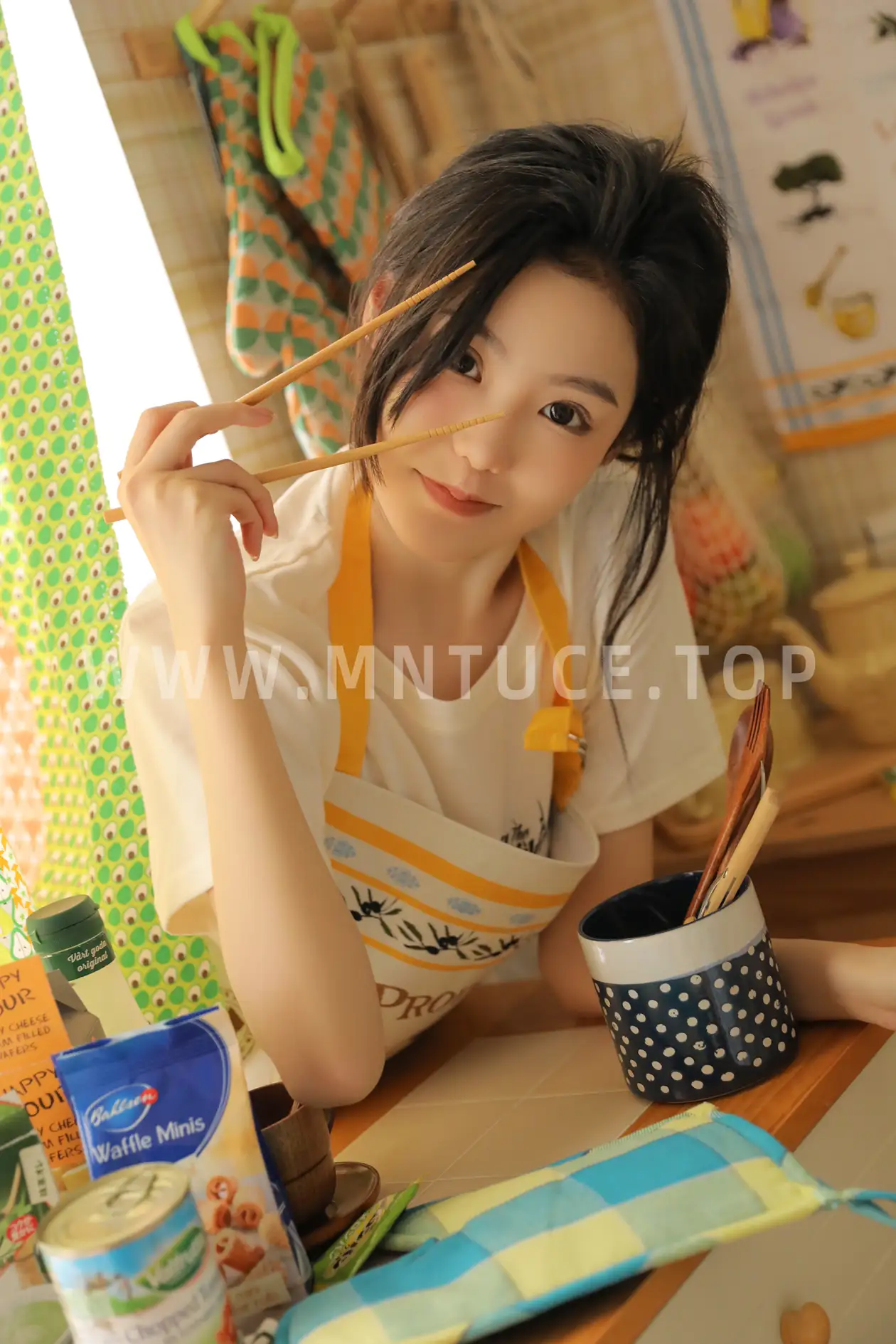 [艺图语] 2022.07.07 Vol.1403 – 橙味小厨娘 苡萱mua#[43P]-9