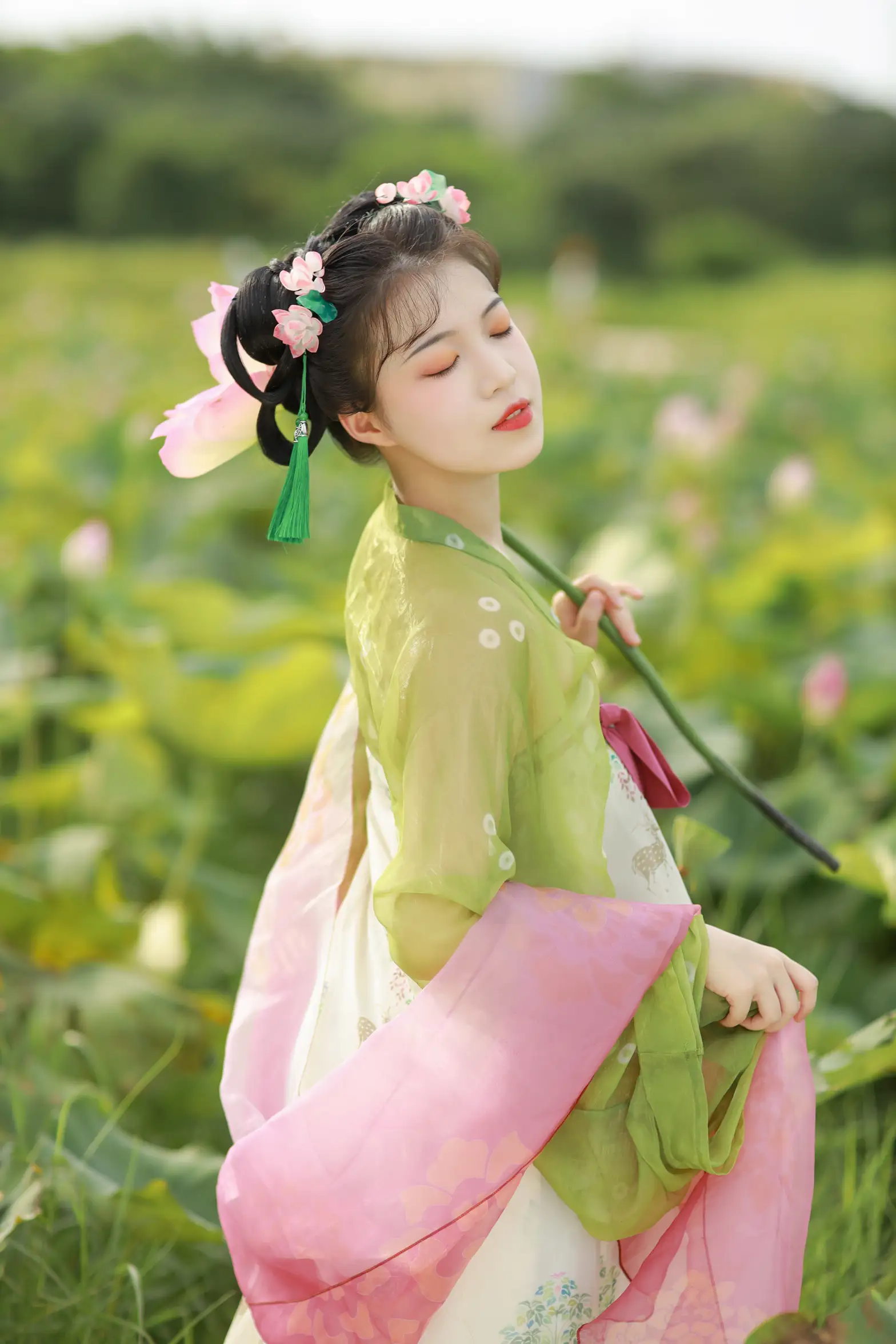 [艺图语] 2022.08.03 Vol.1614 – 荷花少女 我超白_#[30P]-1