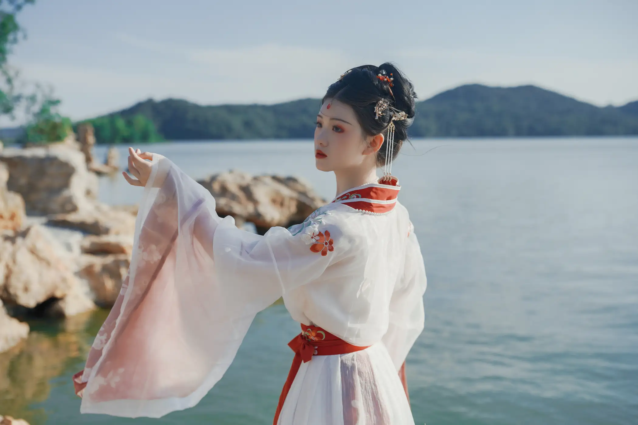[艺图语] 2022.08.14 Vol.1706 – 总有人间一两风 悦璃#[24P]-6