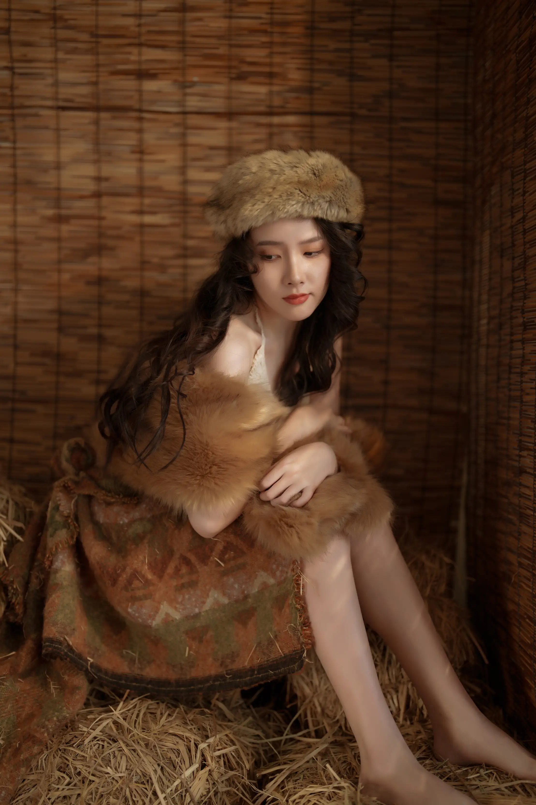 [艺图语] 2022.01.30 Vol.727 – 柴火屋里的暧昧时光 姚妹#[43P]-1