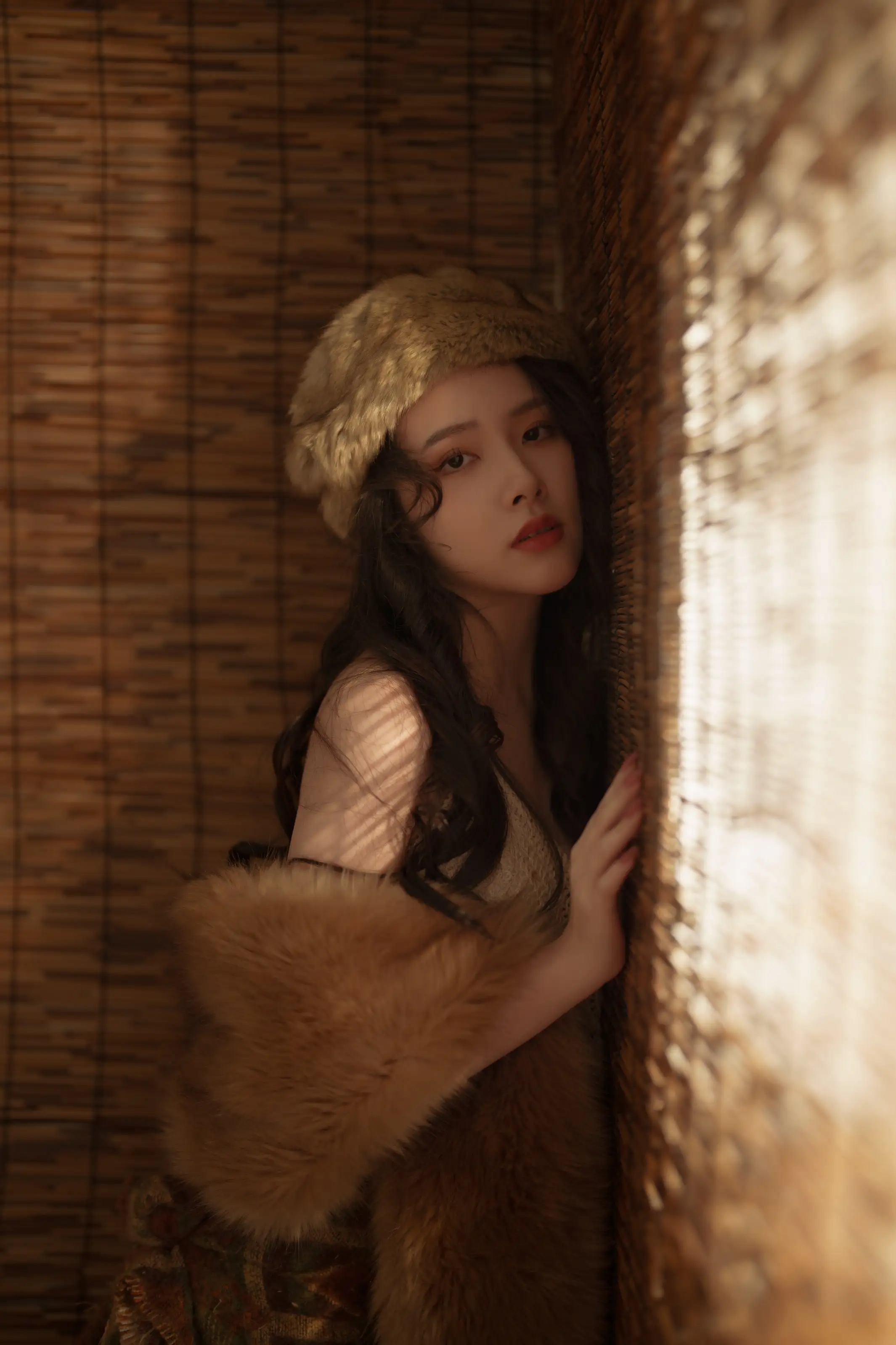 [艺图语] 2022.01.30 Vol.727 – 柴火屋里的暧昧时光 姚妹#[43P]-5