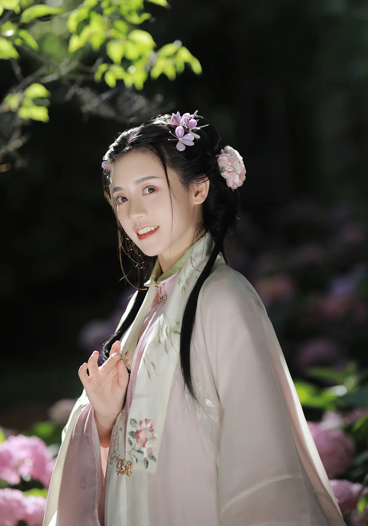 [艺图语] 2022.07.20 Vol.1535 – 一念花开，香如故 Dear-郑同学#[38P]-1