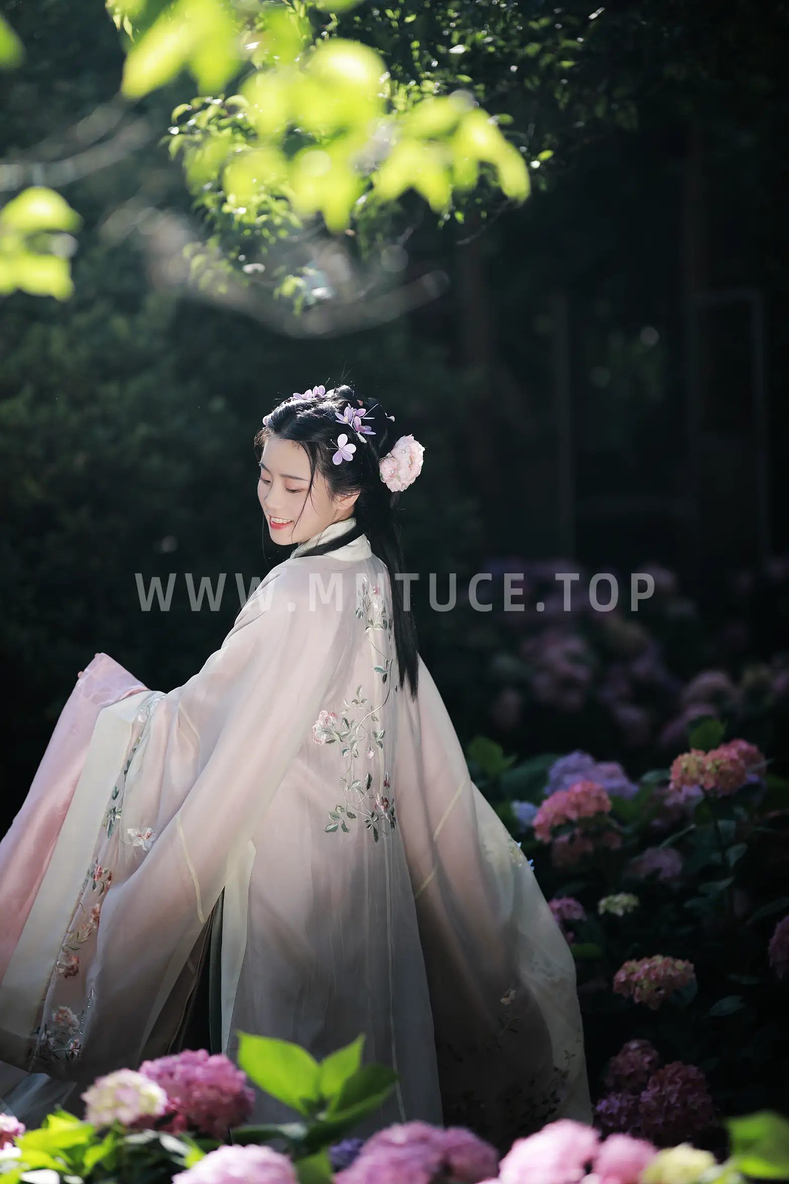 [艺图语] 2022.07.20 Vol.1535 – 一念花开，香如故 Dear-郑同学#[38P]-8