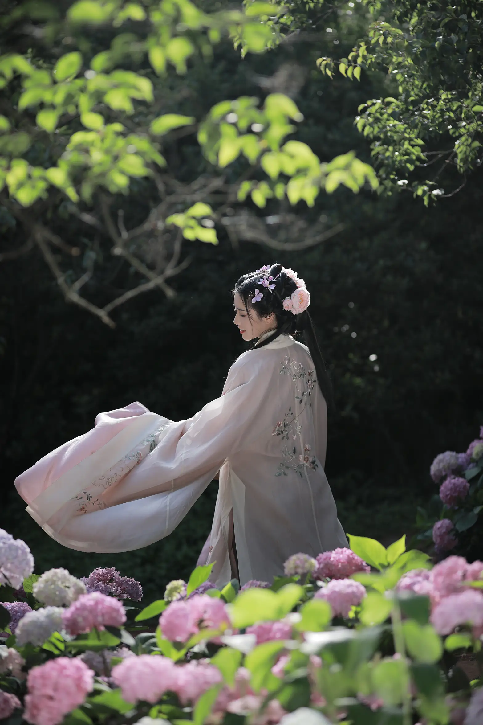 [艺图语] 2022.07.20 Vol.1535 – 一念花开，香如故 Dear-郑同学#[38P]-1