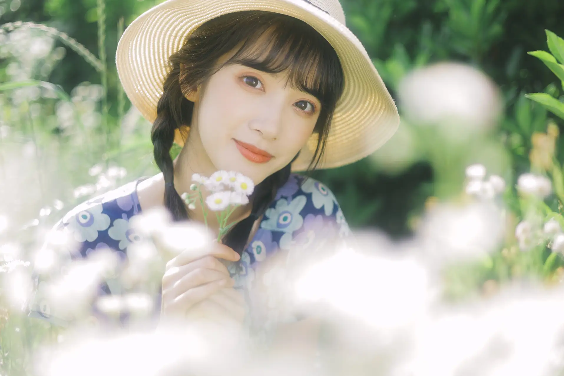 [艺图语] 2022.07.06 Vol.1393 – 初夏的花海 一只阿梦崽#[35P]-2