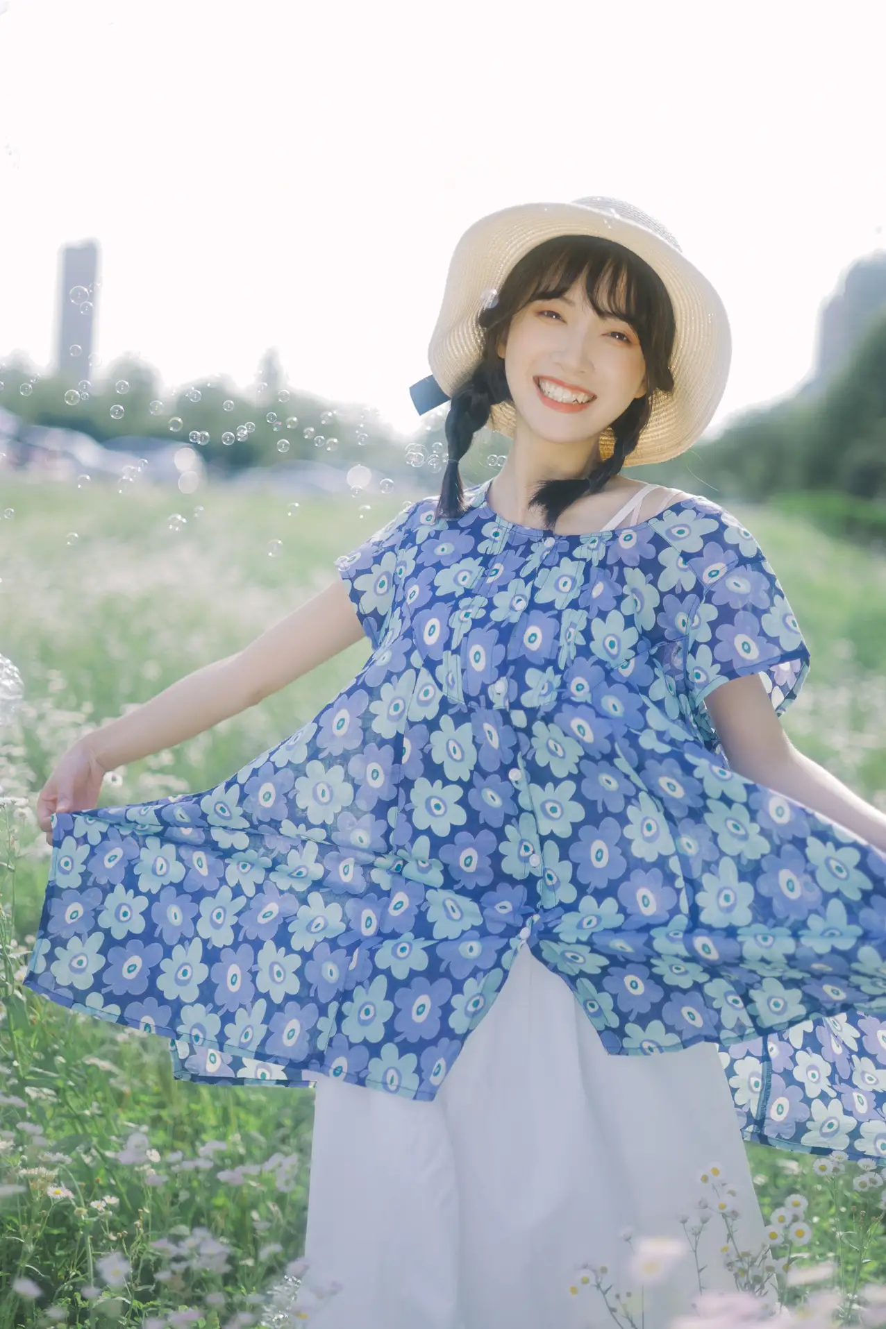 [艺图语] 2022.07.06 Vol.1393 – 初夏的花海 一只阿梦崽#[35P]-5