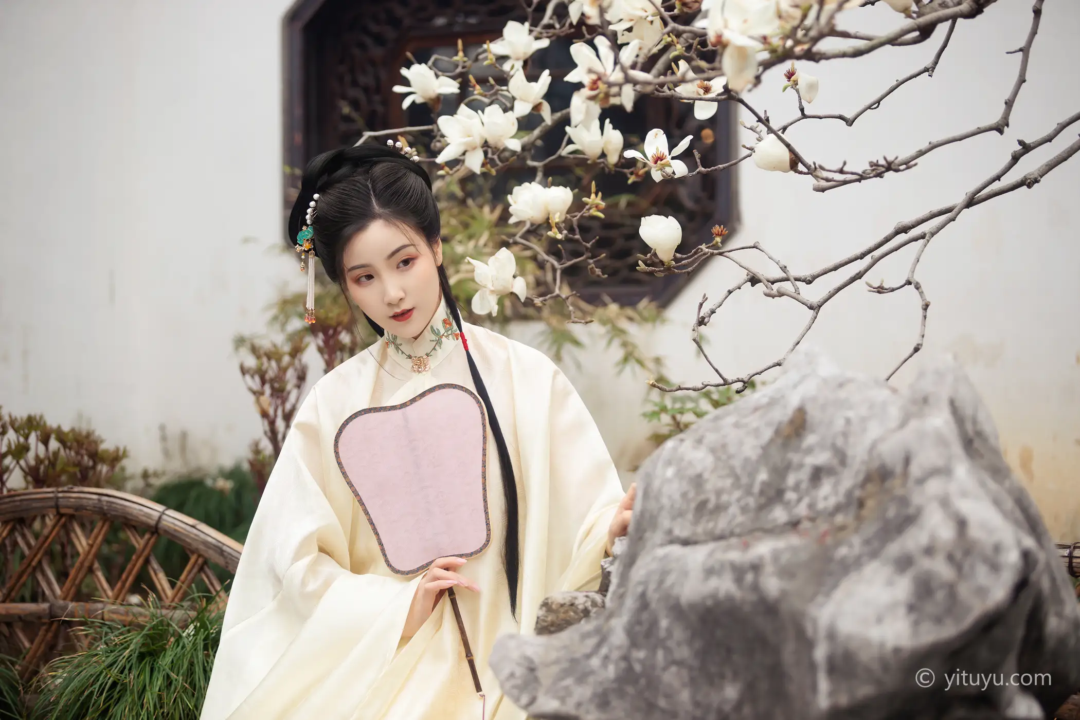 [艺图语] 2021.05.10 Vol.053 – 玉兰 金儿#[23P]-10