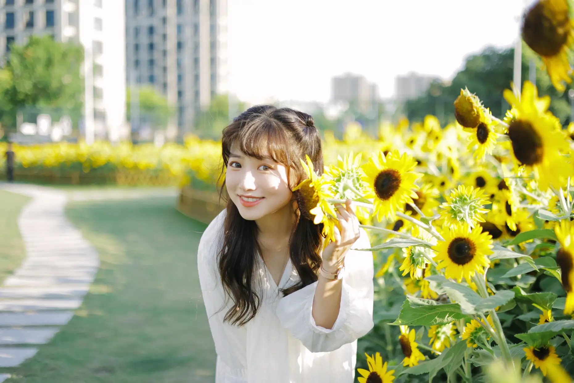 [艺图语] 2022.08.29 Vol.1822 – 阳光下的花和你 蓝胖子-#[25P]-9