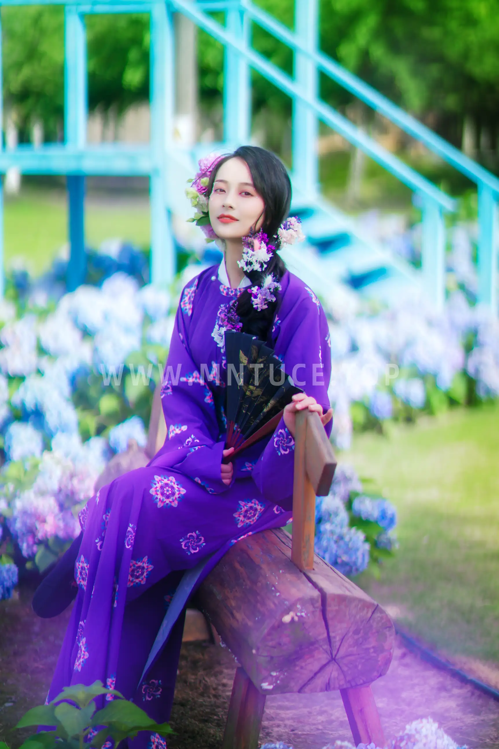 [艺图语] 2022.01.04 Vol.590 – 紫色初摄影夏 欢欢#[35P]-9
