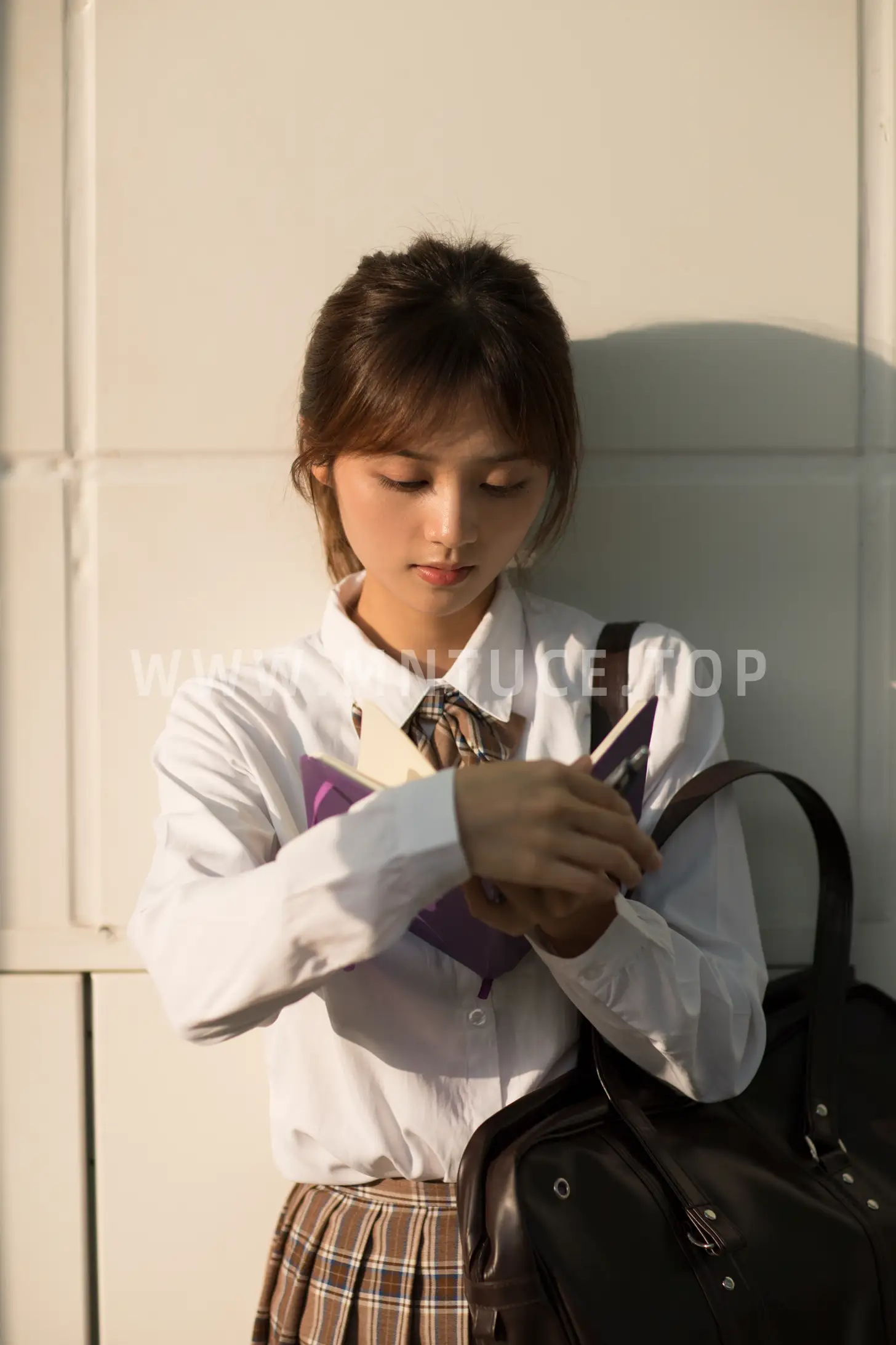 [艺图语] 2021.09.30 Vol.330 – 站台 雨文#[23P]-9