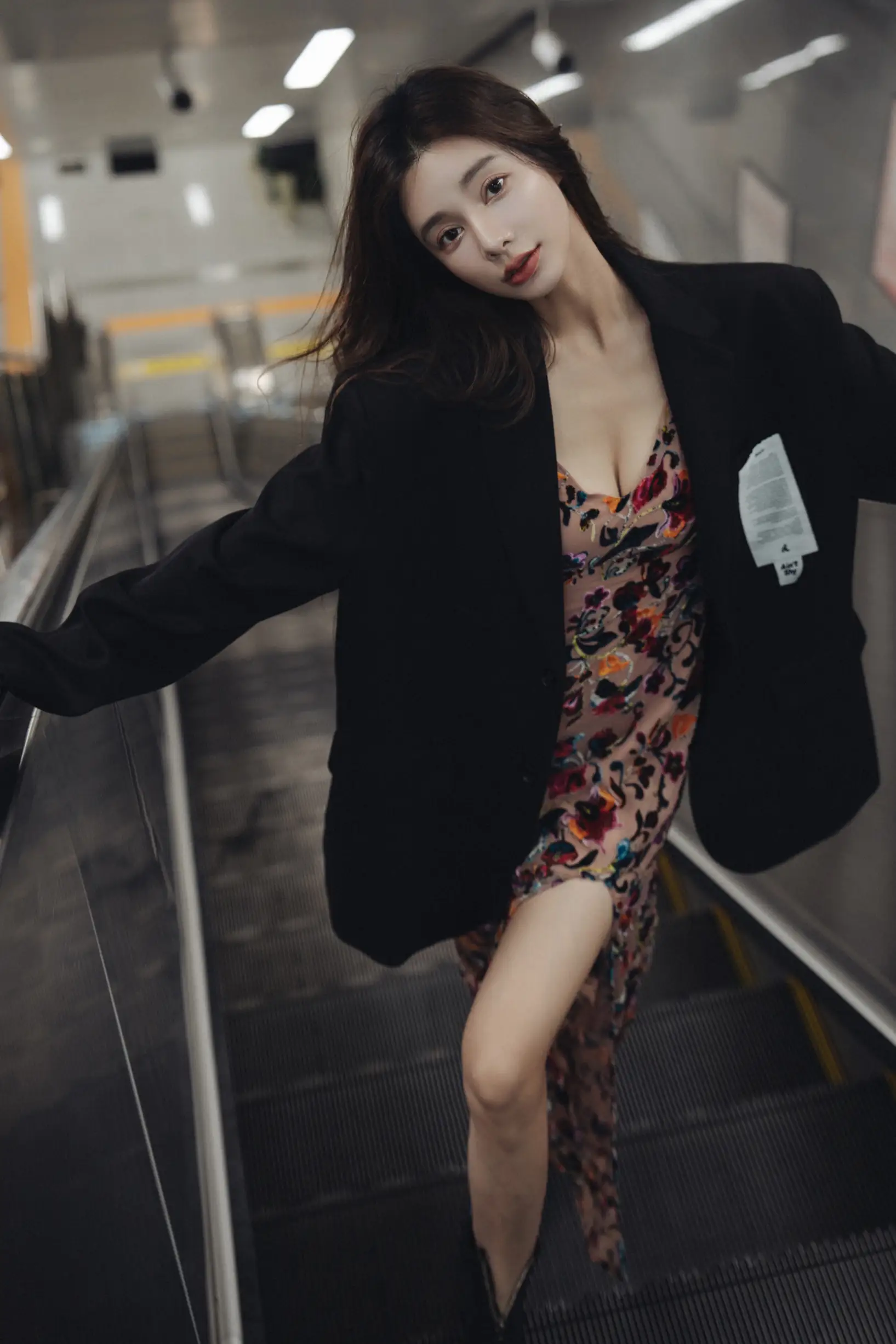 [艺图语] 2022.08.05 Vol.1630 – 落寞地铁 姝雯同学#[41P]-9