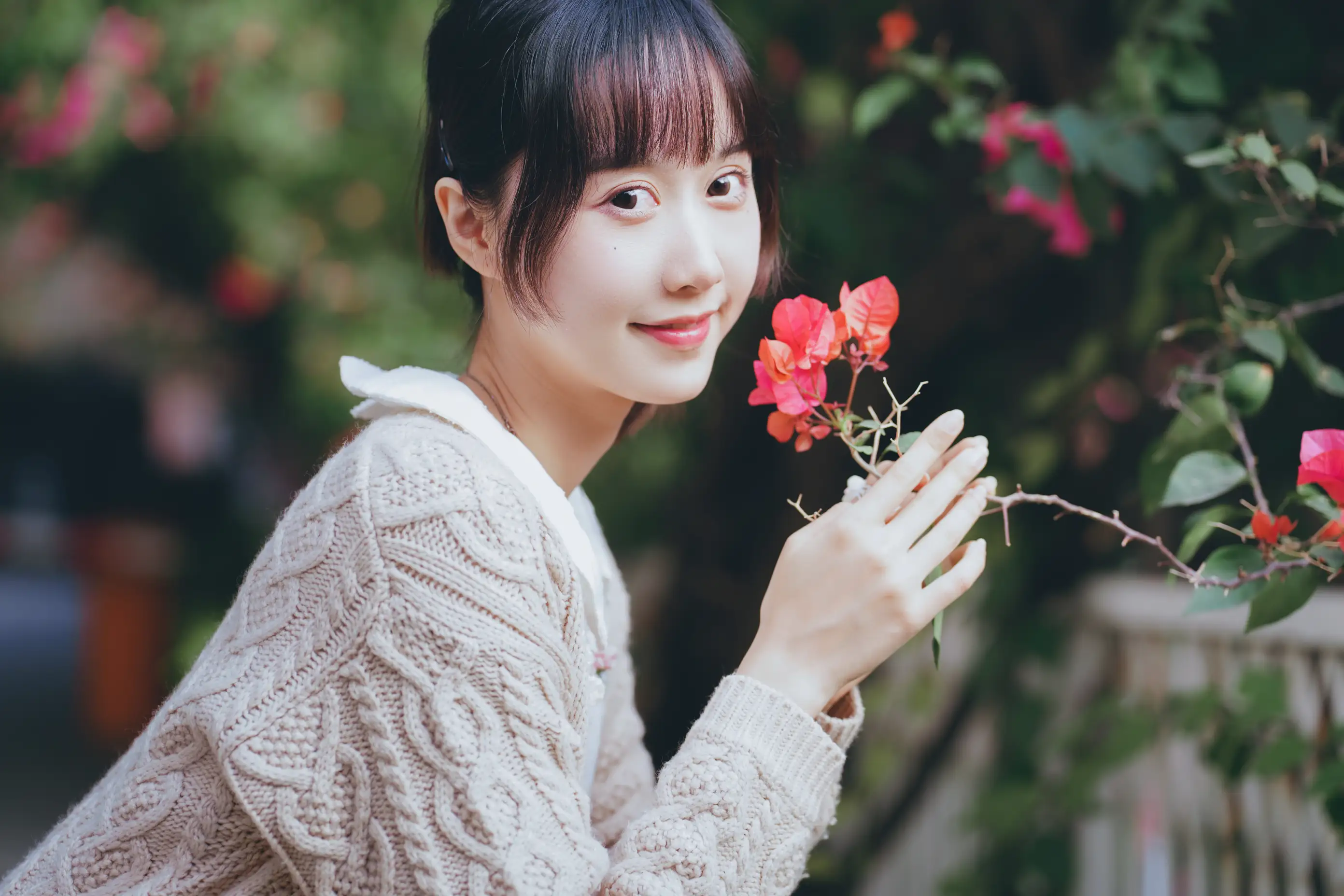 [艺图语] 2022.06.29 Vol.1323 – 花与少女 木棉棉OwO#[30P]-1