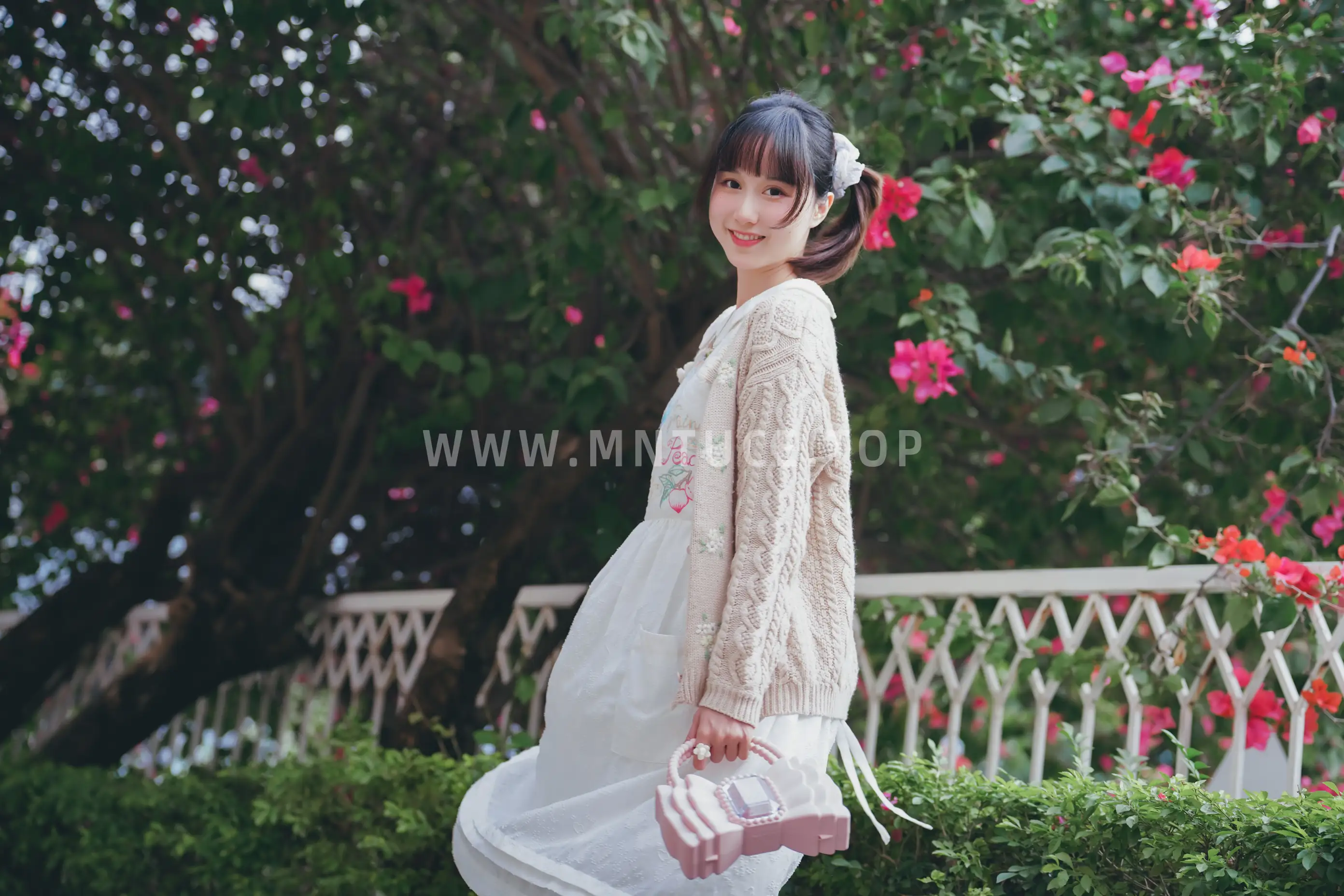 [艺图语] 2022.06.29 Vol.1323 – 花与少女 木棉棉OwO#[30P]-9