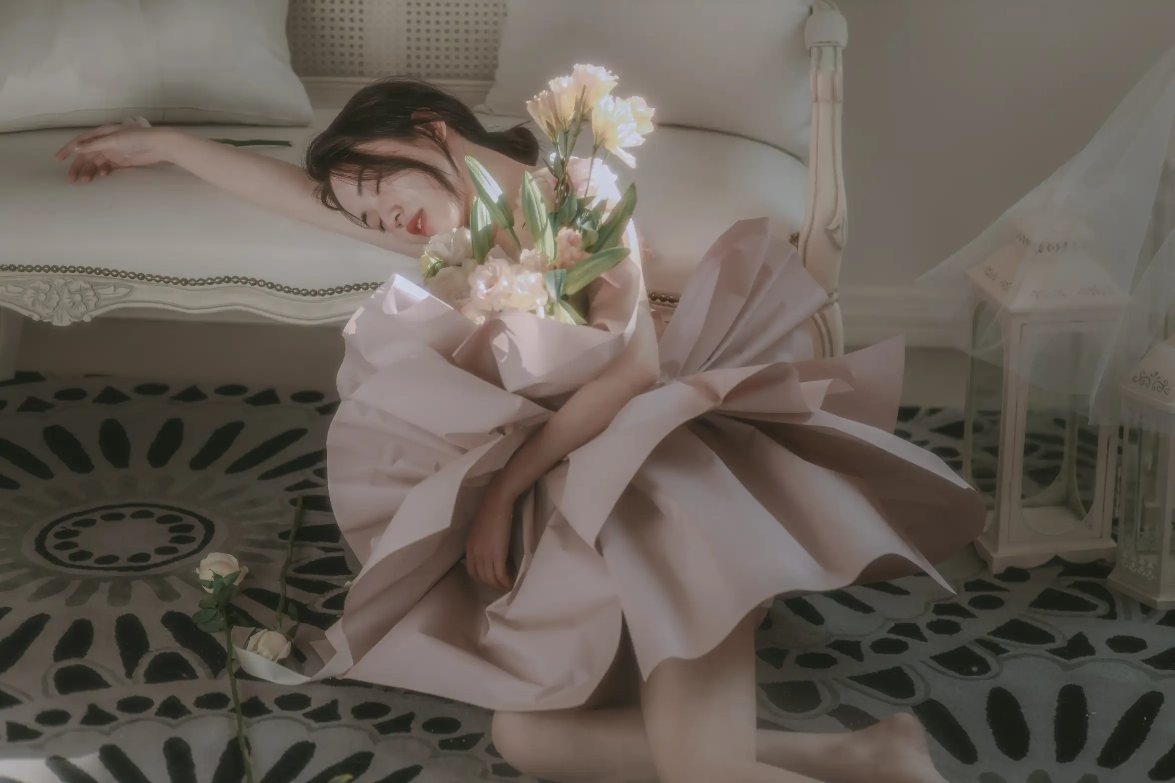[艺图语] 2022.07.02 Vol.1353 – 花与少女 小朱#[36P]-1