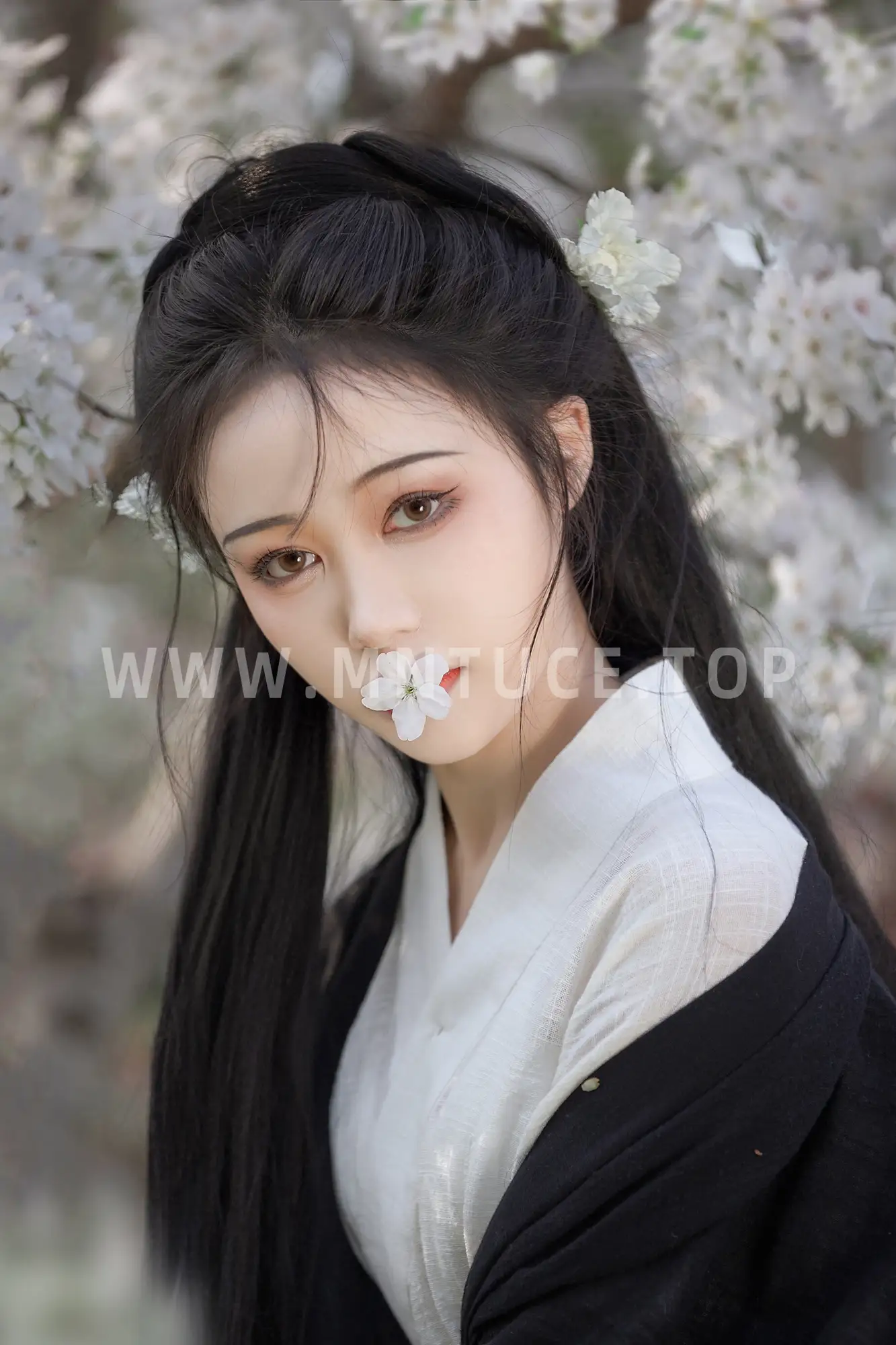 [艺图语] 2022.08.17 Vol.1723 – 白樱 梨一依#[25P]-8