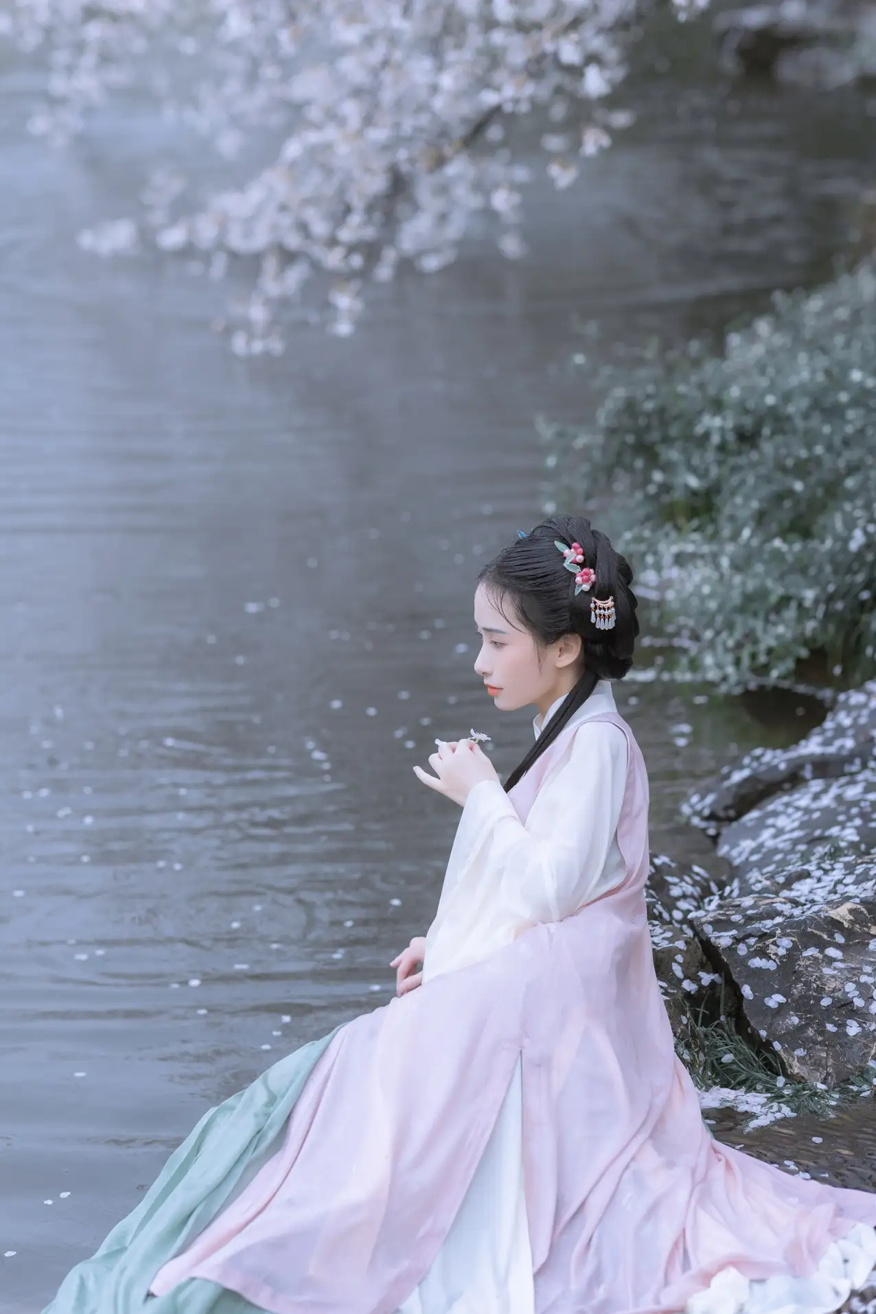 [艺图语] 2022.05.25 Vol.0984 – 雨樱花 眸小妖#[46P]-9