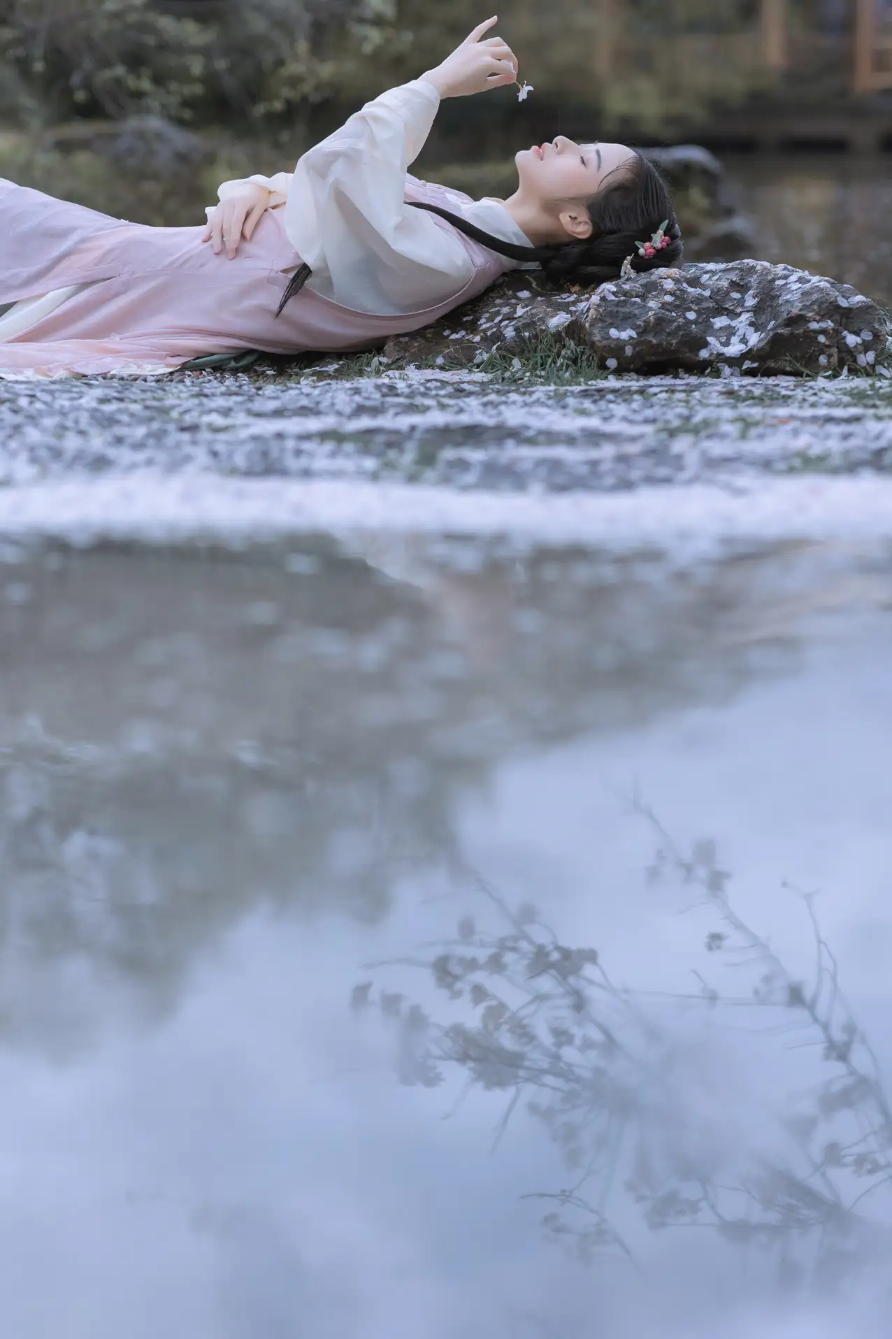 [艺图语] 2022.05.25 Vol.0984 – 雨樱花 眸小妖#[46P]-2