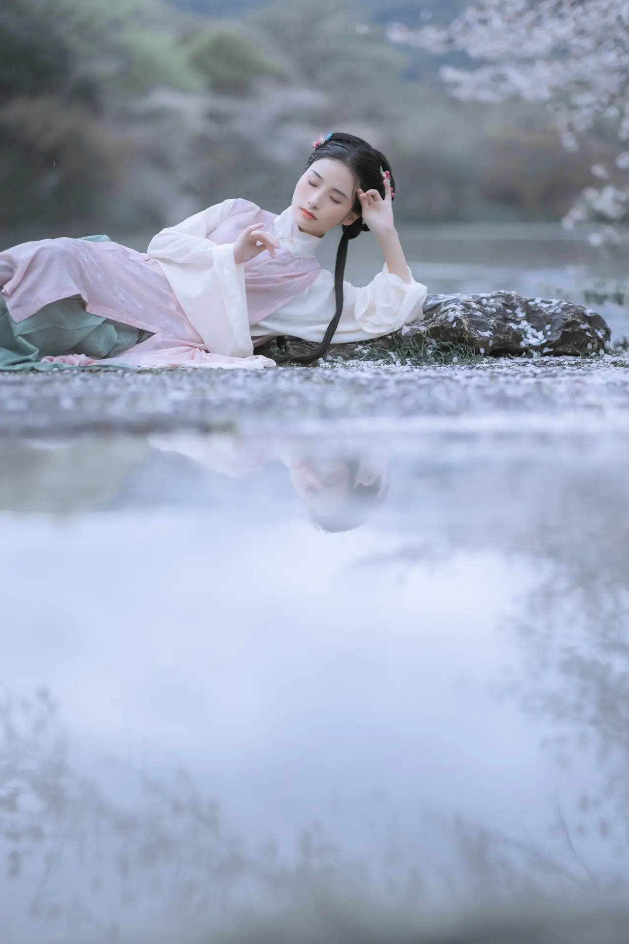 [艺图语] 2022.05.25 Vol.0984 – 雨樱花 眸小妖#[46P]-3