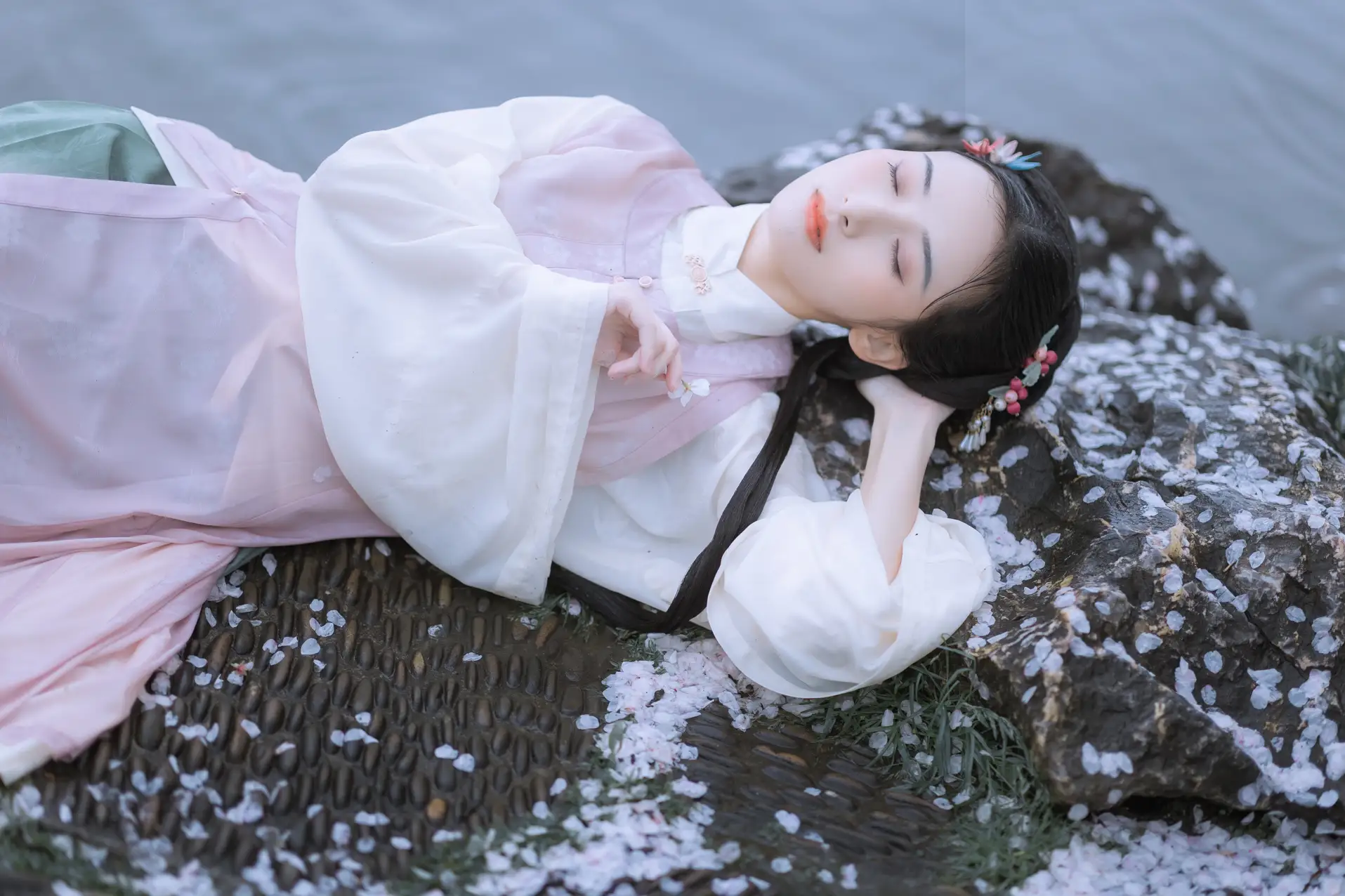 [艺图语] 2022.05.25 Vol.0984 – 雨樱花 眸小妖#[46P]-6