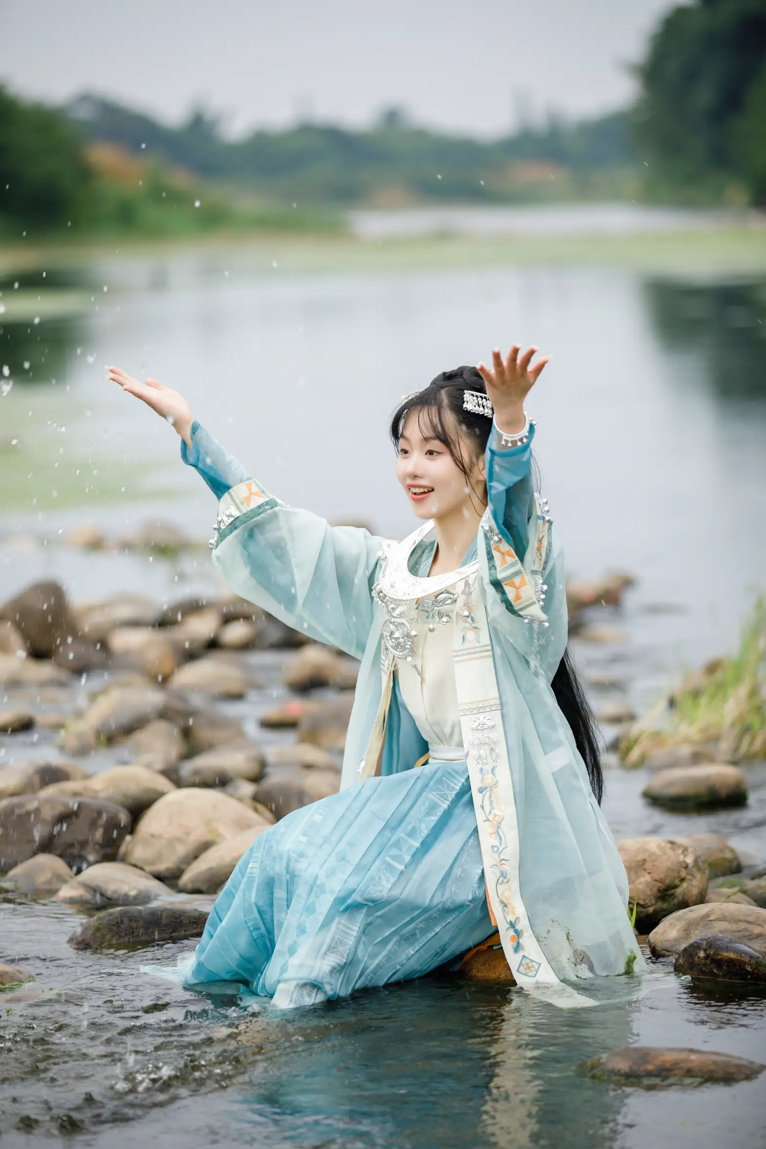 [艺图语] 2022.09.09 Vol.1906 – 苗疆少女 王大可#[22P]-1