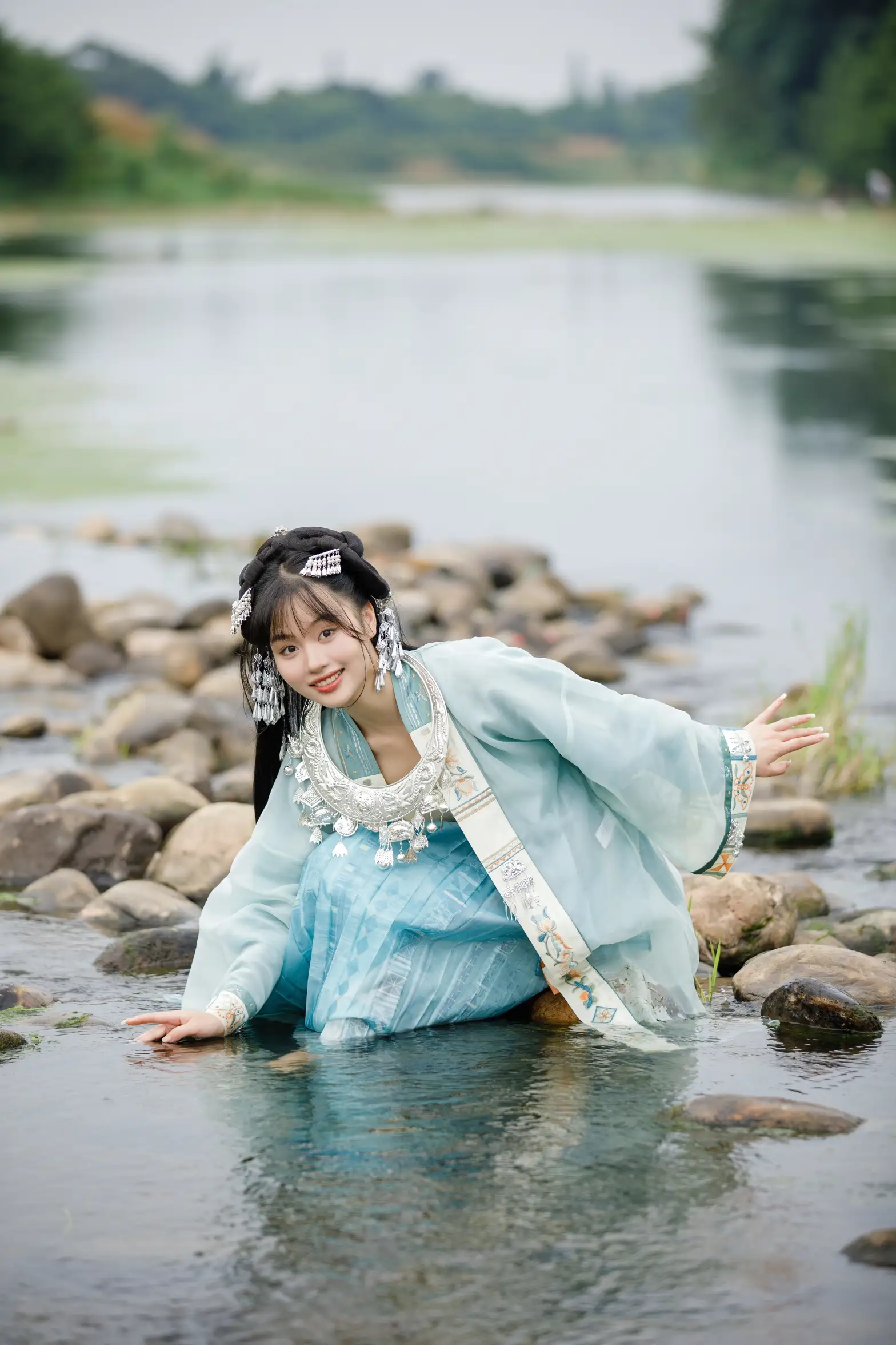 [艺图语] 2022.09.09 Vol.1906 – 苗疆少女 王大可#[22P]-2