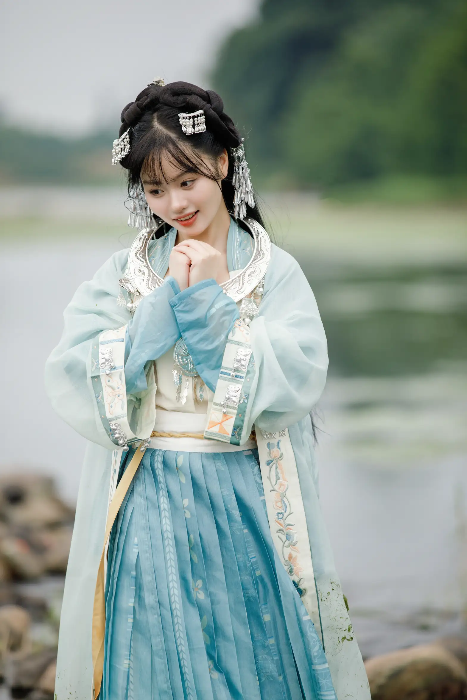 [艺图语] 2022.09.09 Vol.1906 – 苗疆少女 王大可#[22P]-1