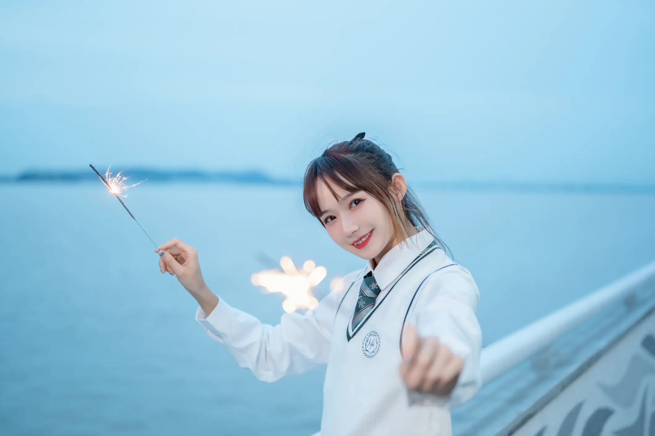 [艺图语] 2022.06.26 Vol.1294 – 青草味的河堤 兔子Zzz不吃胡萝卜#[26P]-1