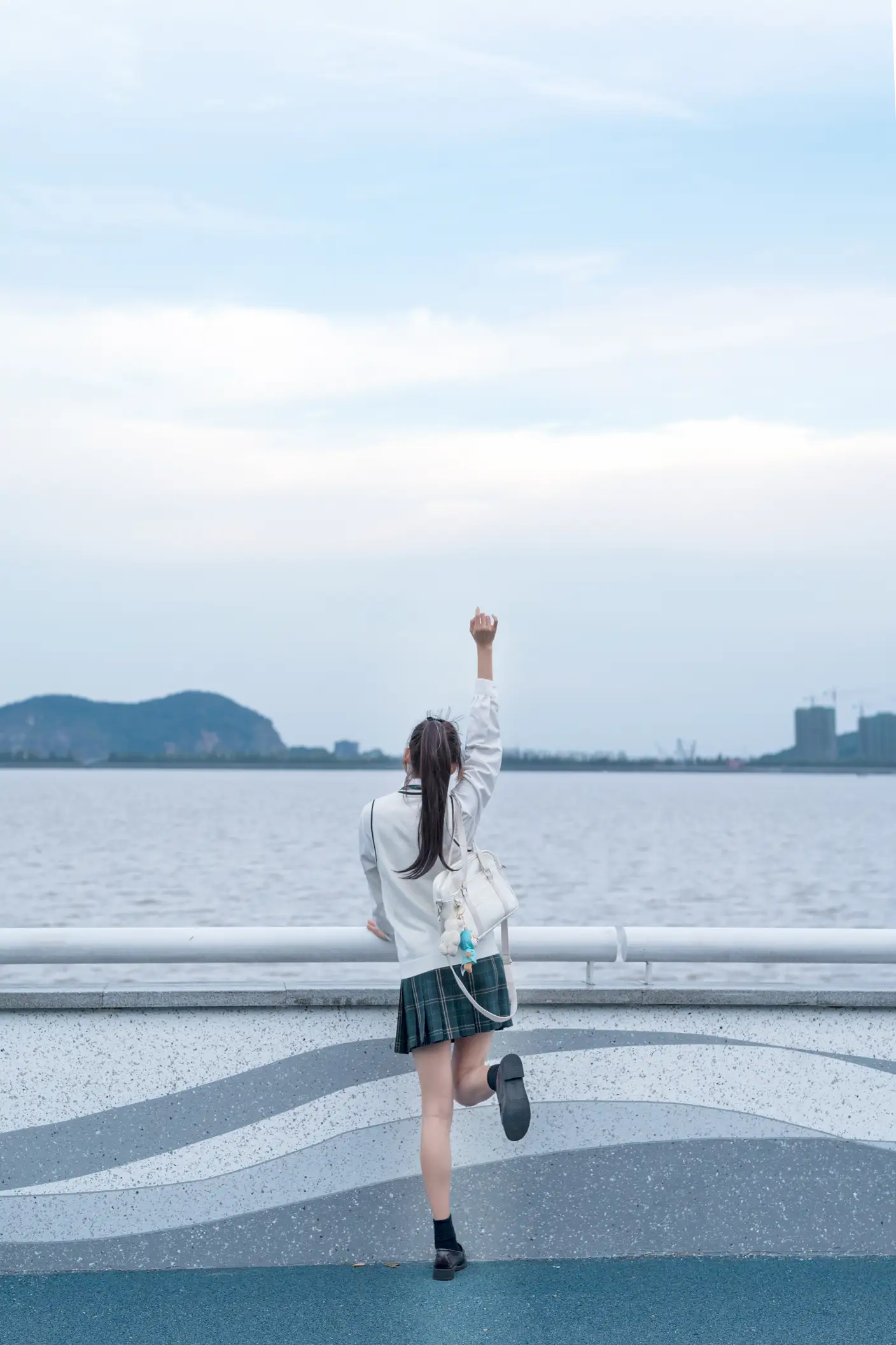 [艺图语] 2022.06.26 Vol.1294 – 青草味的河堤 兔子Zzz不吃胡萝卜#[26P]-3