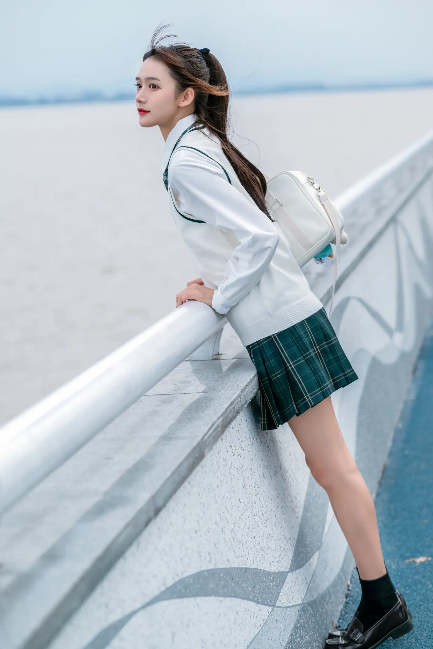 [艺图语] 2022.06.26 Vol.1294 – 青草味的河堤 兔子Zzz不吃胡萝卜#[26P]-6