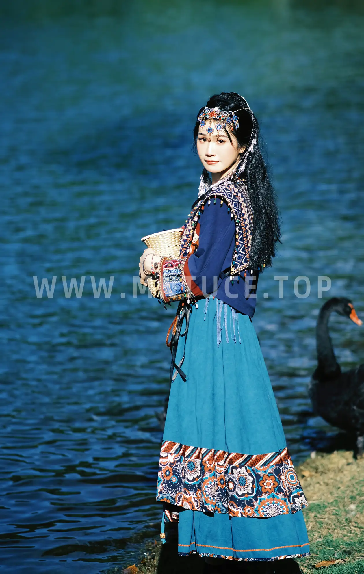 [艺图语] 2022.09.19 Vol.1988 – 苗疆少女 CC#[27P]-8