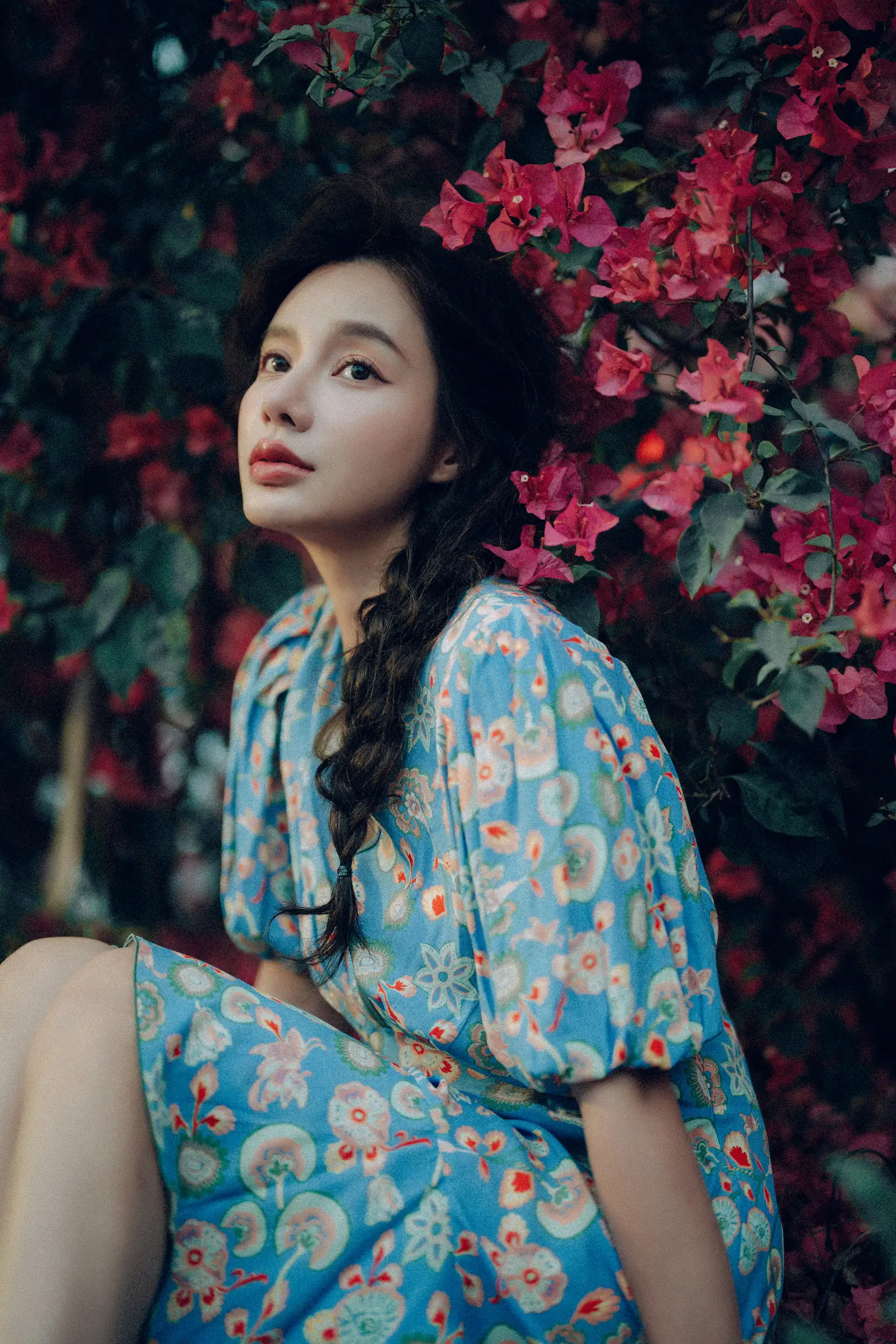 [艺图语] 2022.06.25 Vol.1282 – 发光的发丝，三角梅瀑布下的女神 姝雯同学#[55P]-1