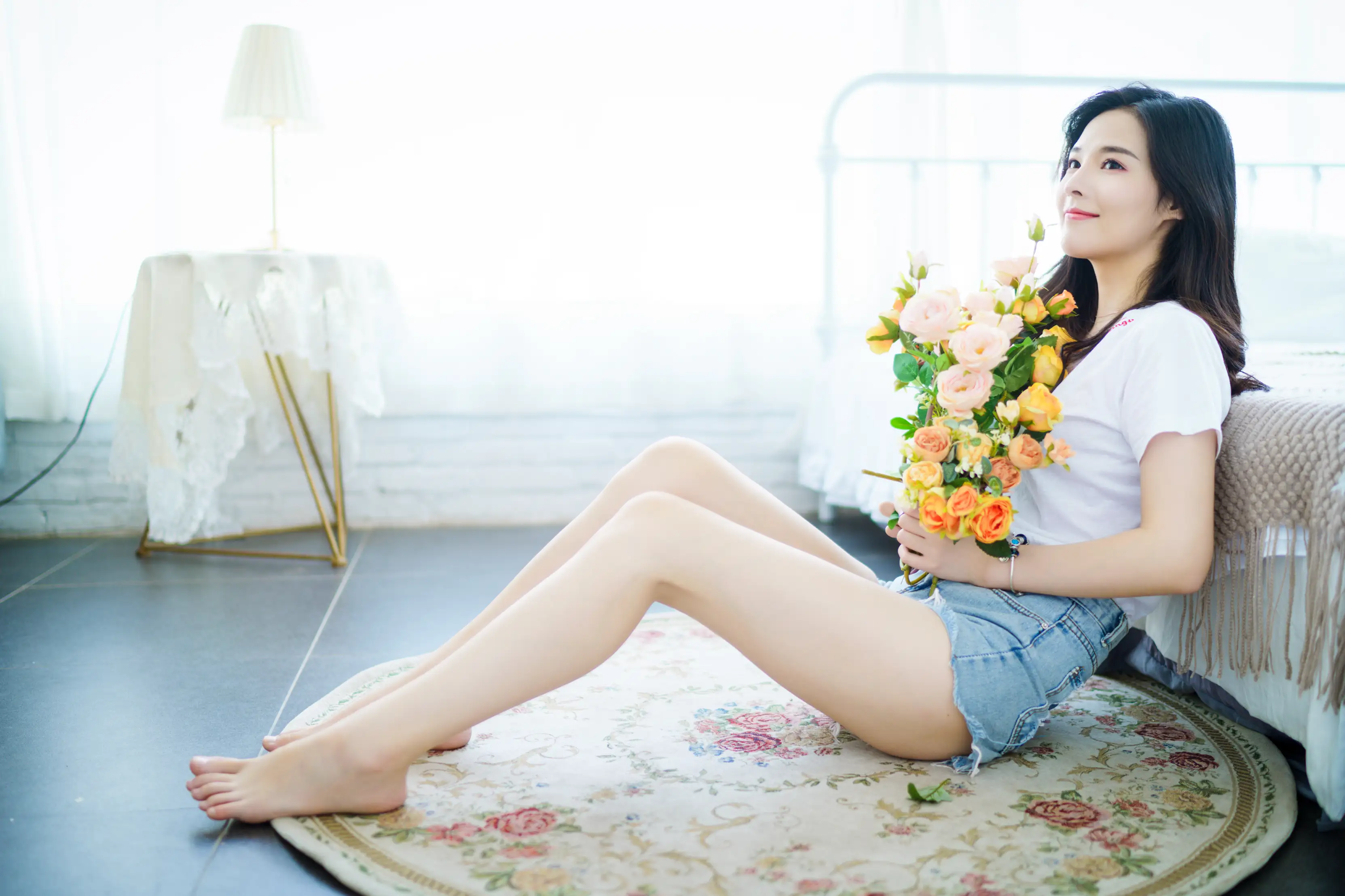 [艺图语] 2022.02.08 Vol.767 – 大长腿女孩的私房照 小容#[30P]-1