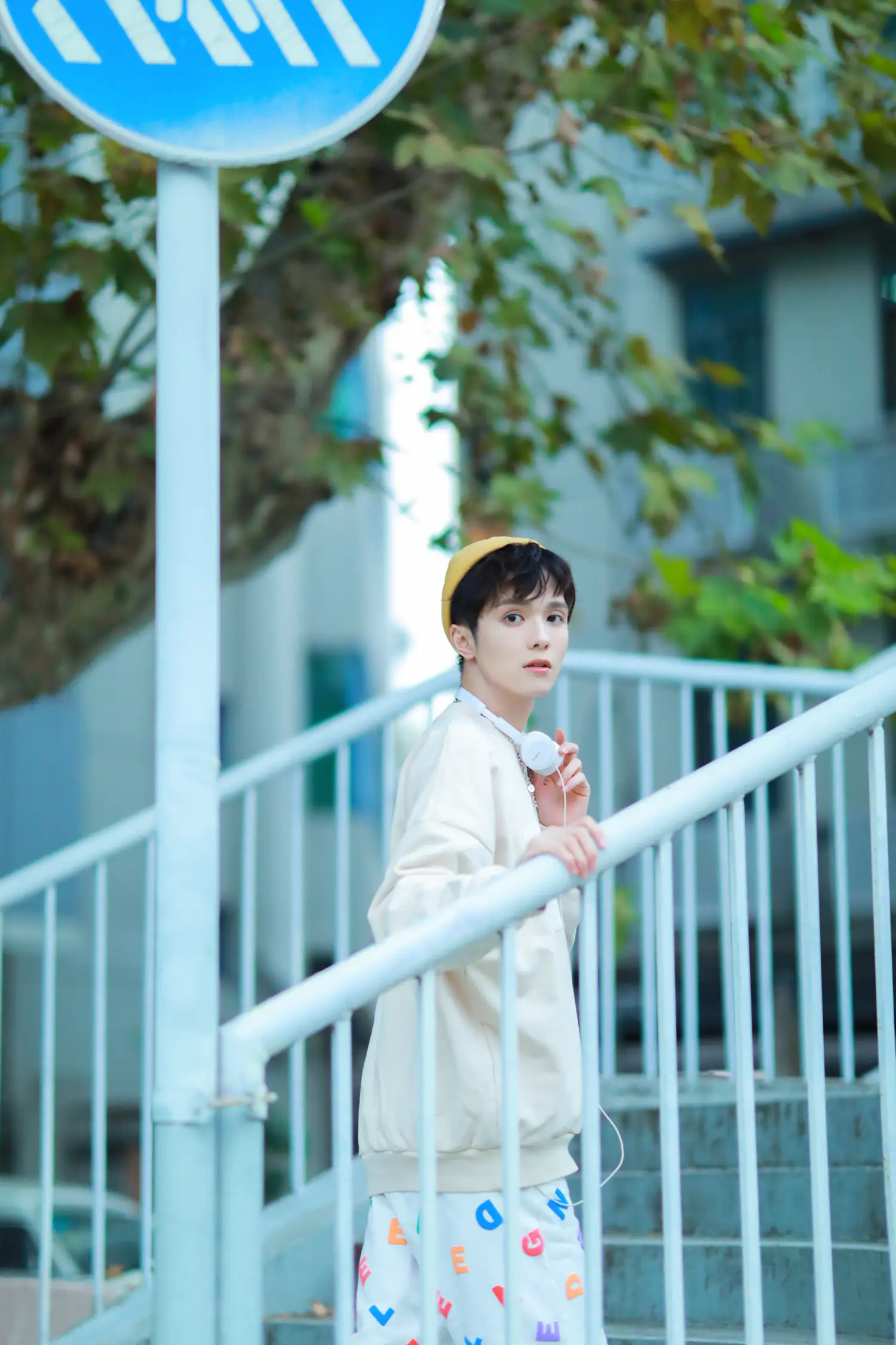 [艺图语] 2022.07.28 Vol.1566 – 小小少年 _也比大熊_#[22P]-3