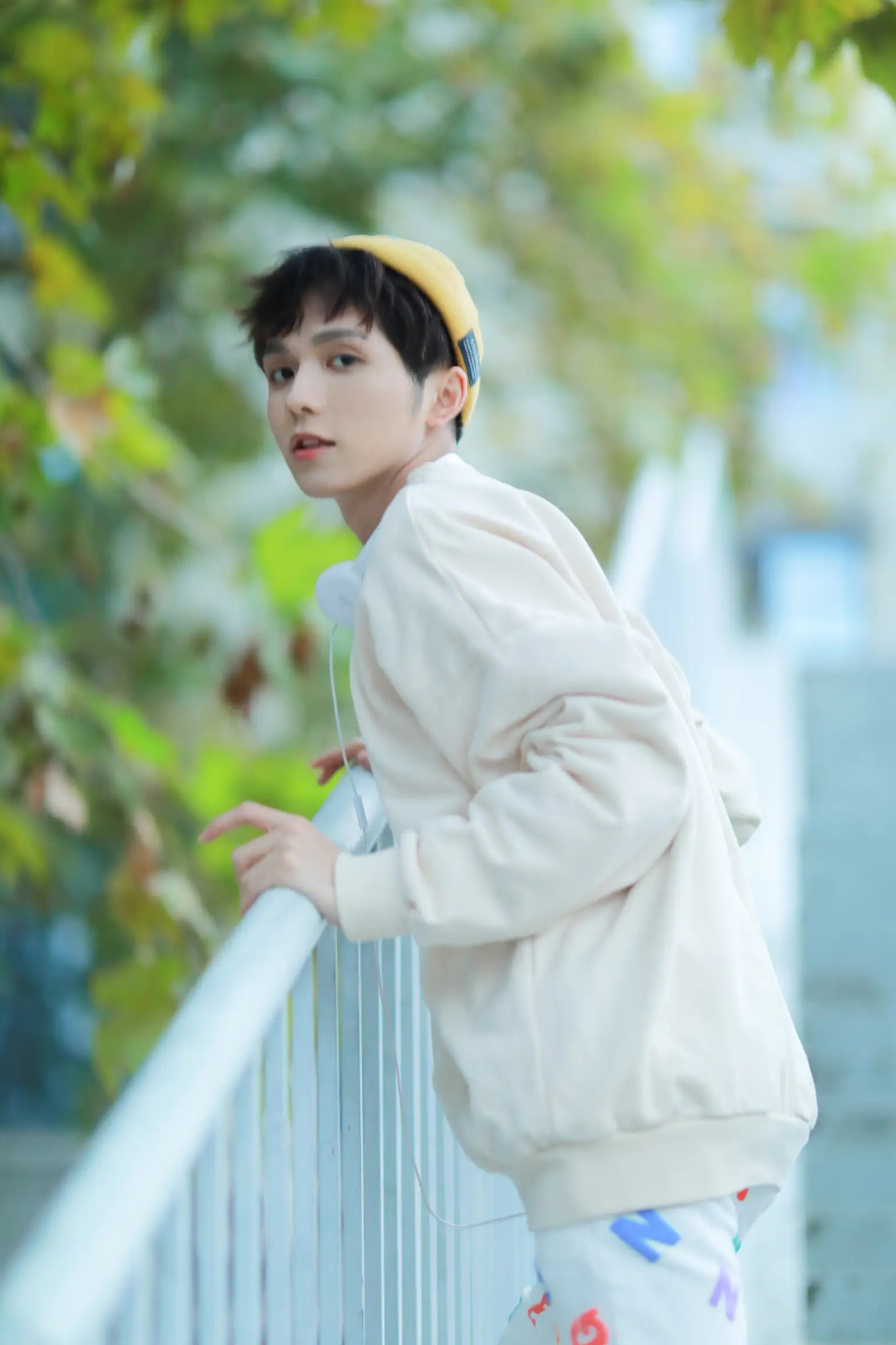 [艺图语] 2022.07.28 Vol.1566 – 小小少年 _也比大熊_#[22P]-7