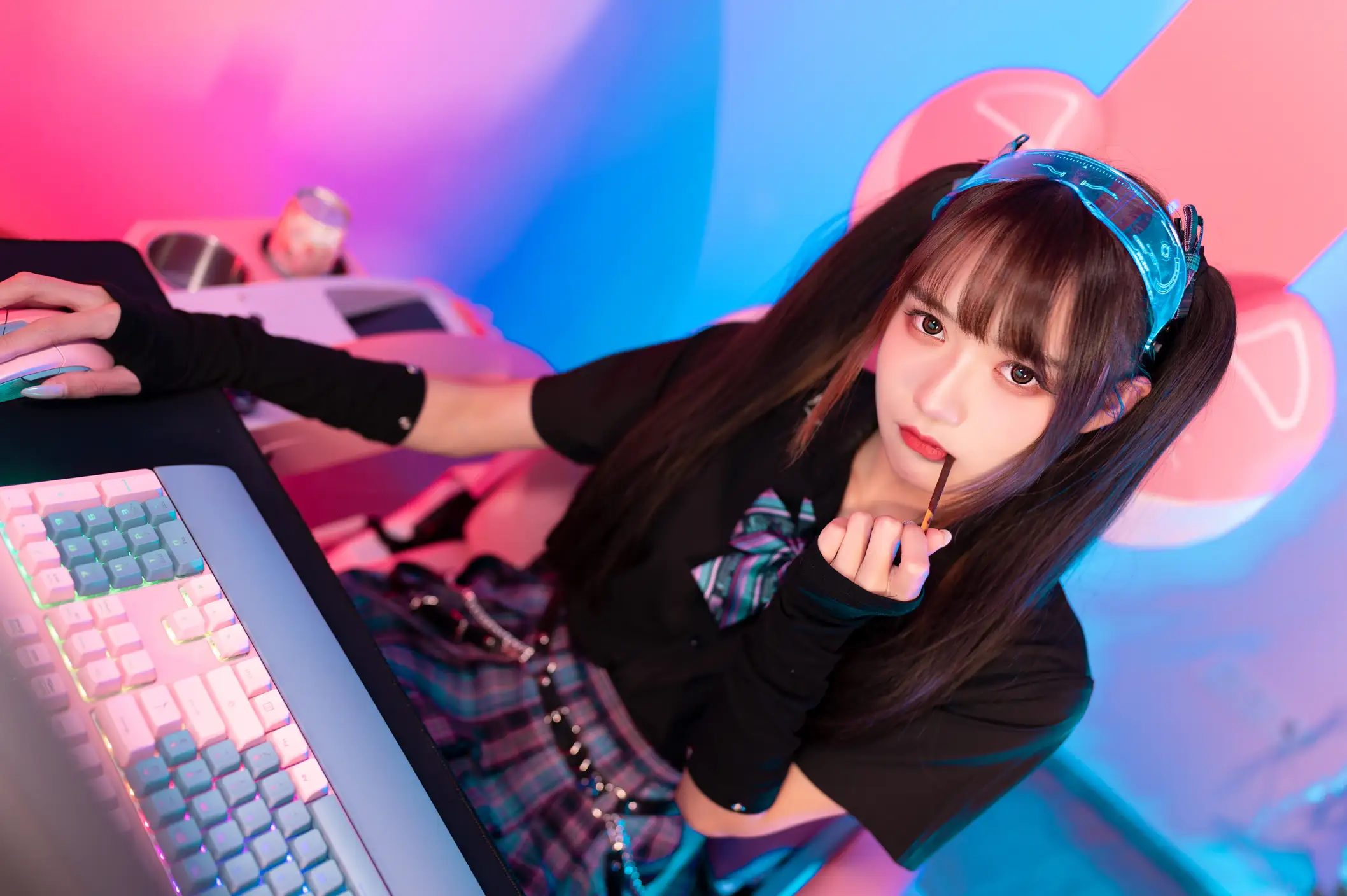 [艺图语] 2022.06.09 Vol.1123 – 电竞少女 兔子Zzz不吃胡萝卜#[22P]-10