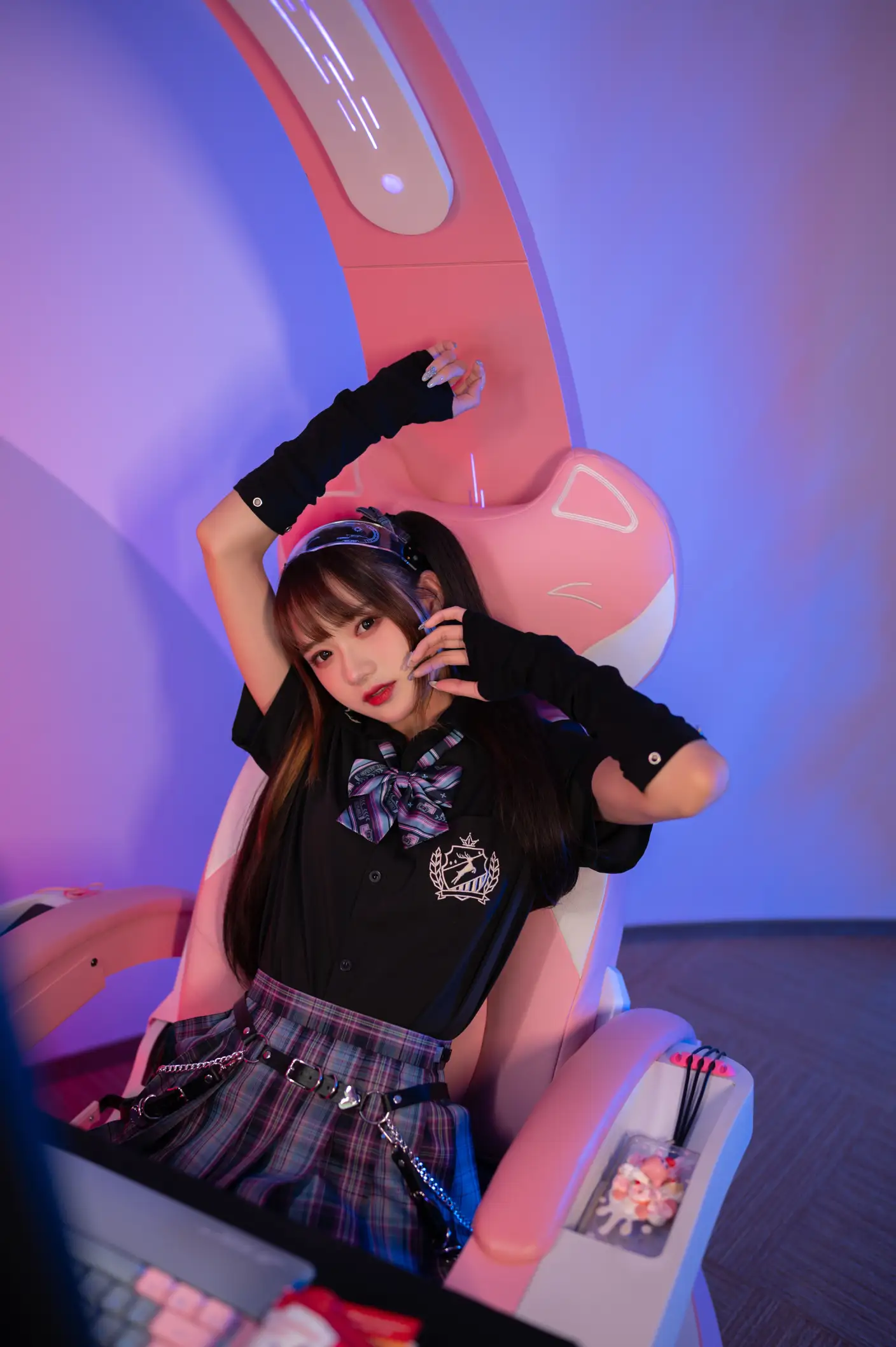[艺图语] 2022.06.09 Vol.1123 – 电竞少女 兔子Zzz不吃胡萝卜#[22P]-1