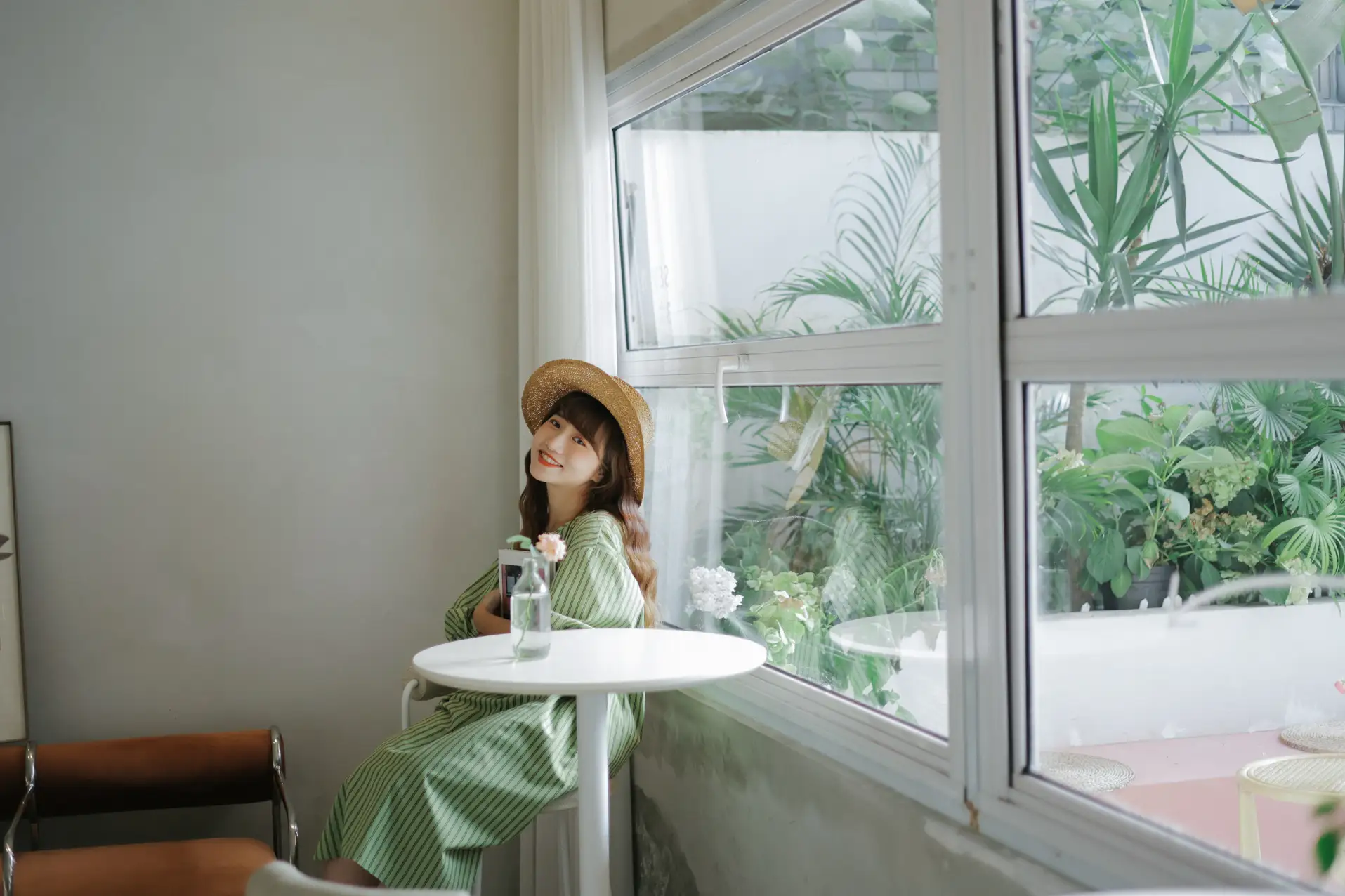 [艺图语] 2022.08.04 Vol.1621 – 咖啡厅的午后 蓝胖子-#[31P]-4