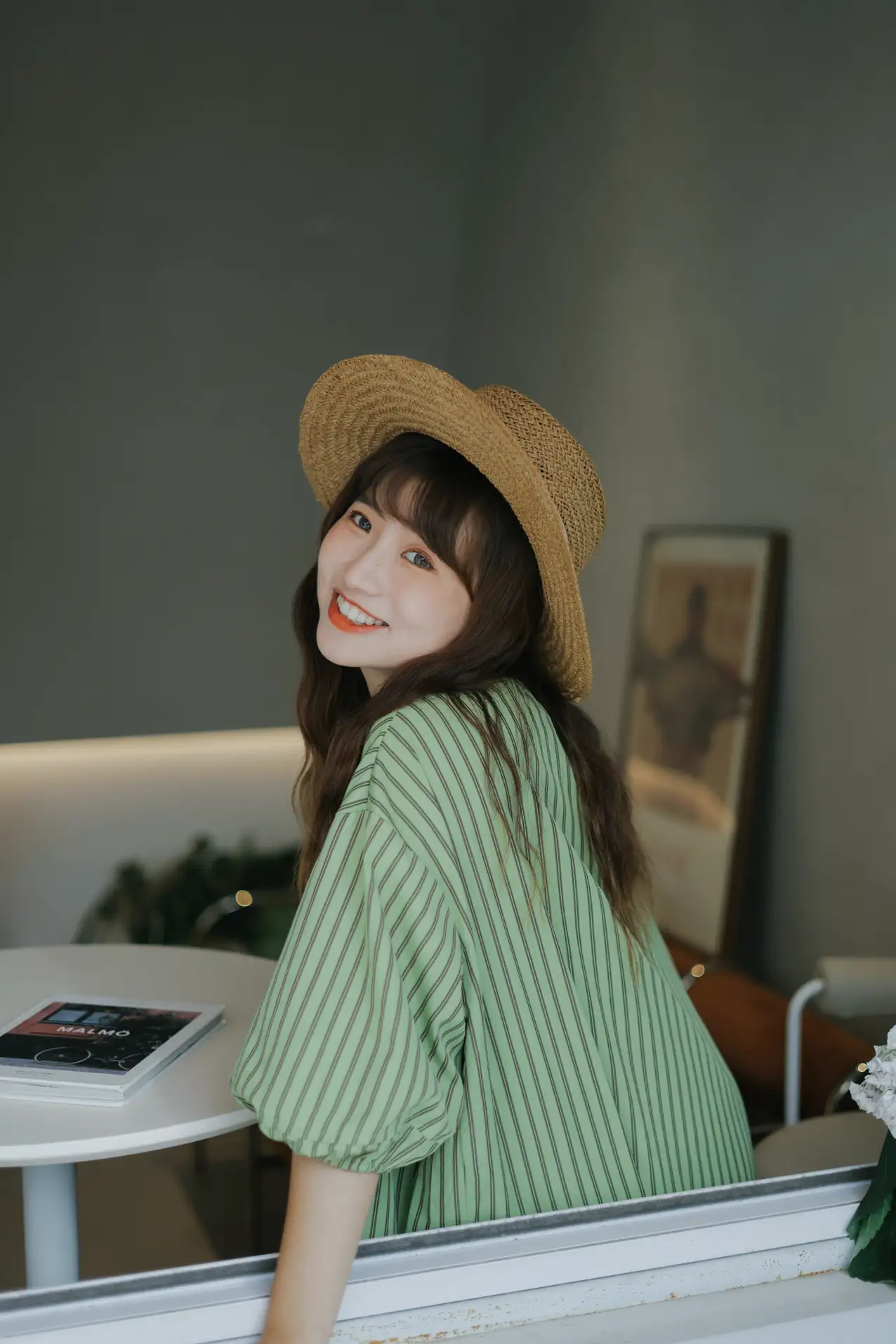 [艺图语] 2022.08.04 Vol.1621 – 咖啡厅的午后 蓝胖子-#[31P]-4